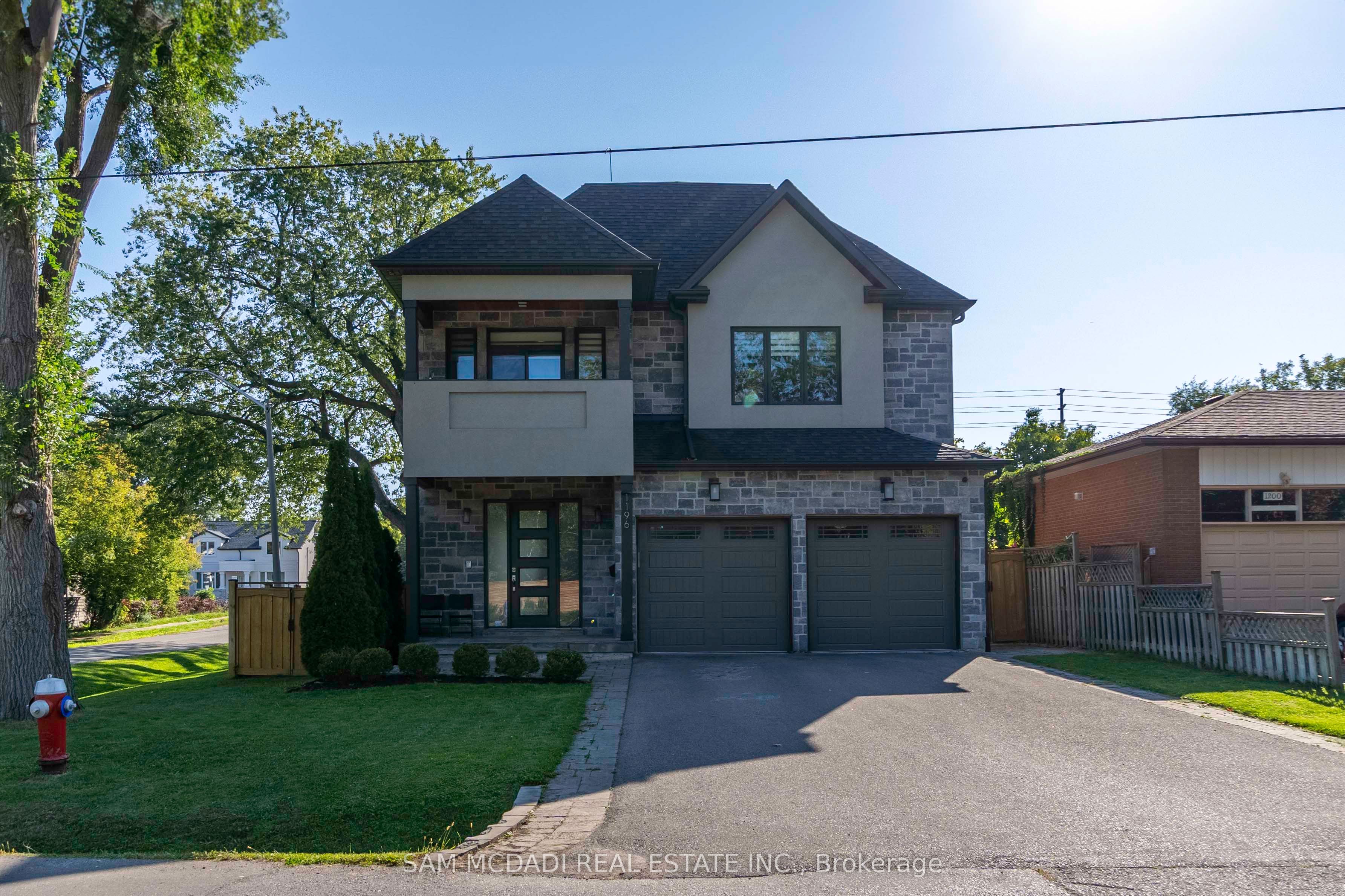 1196 Strathy Avenue, Mississauga, ON, L5E 2K6