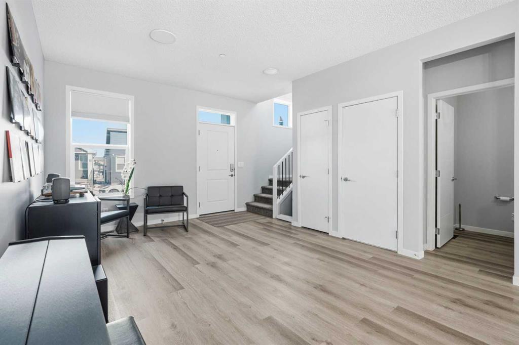 Additional image 3 of 49 Lucas Grove NW, Calgary, AB, T3P 1R4