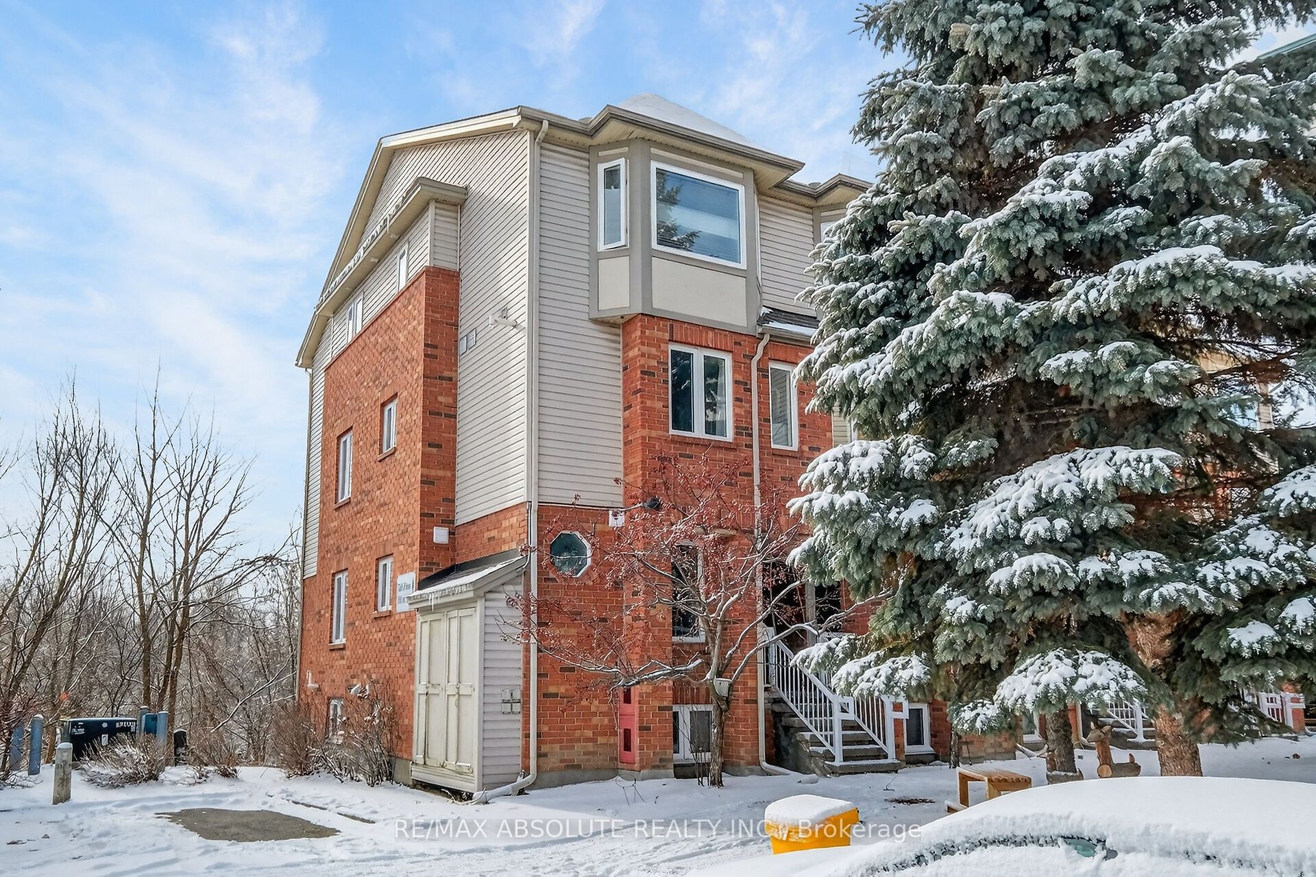 117 Tall Pines Private, Ottawa, ON, K2H 1H1