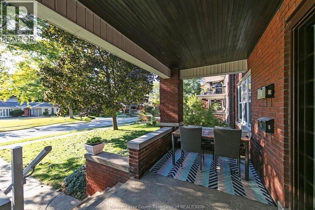 1596 Victoria , Windsor, ON, N8X1P5 photo 3