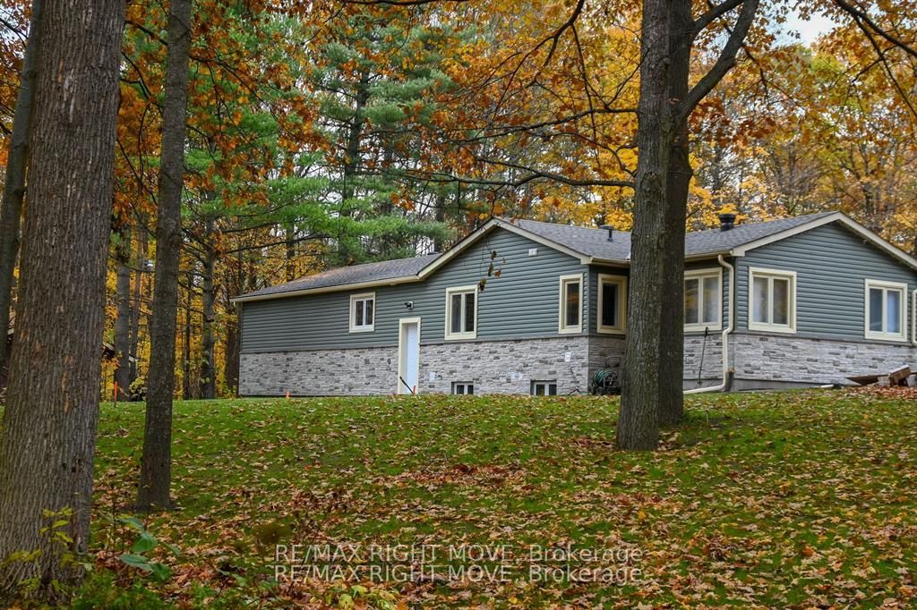 32 Mills Circle, Springwater, ON, L0L 1X0