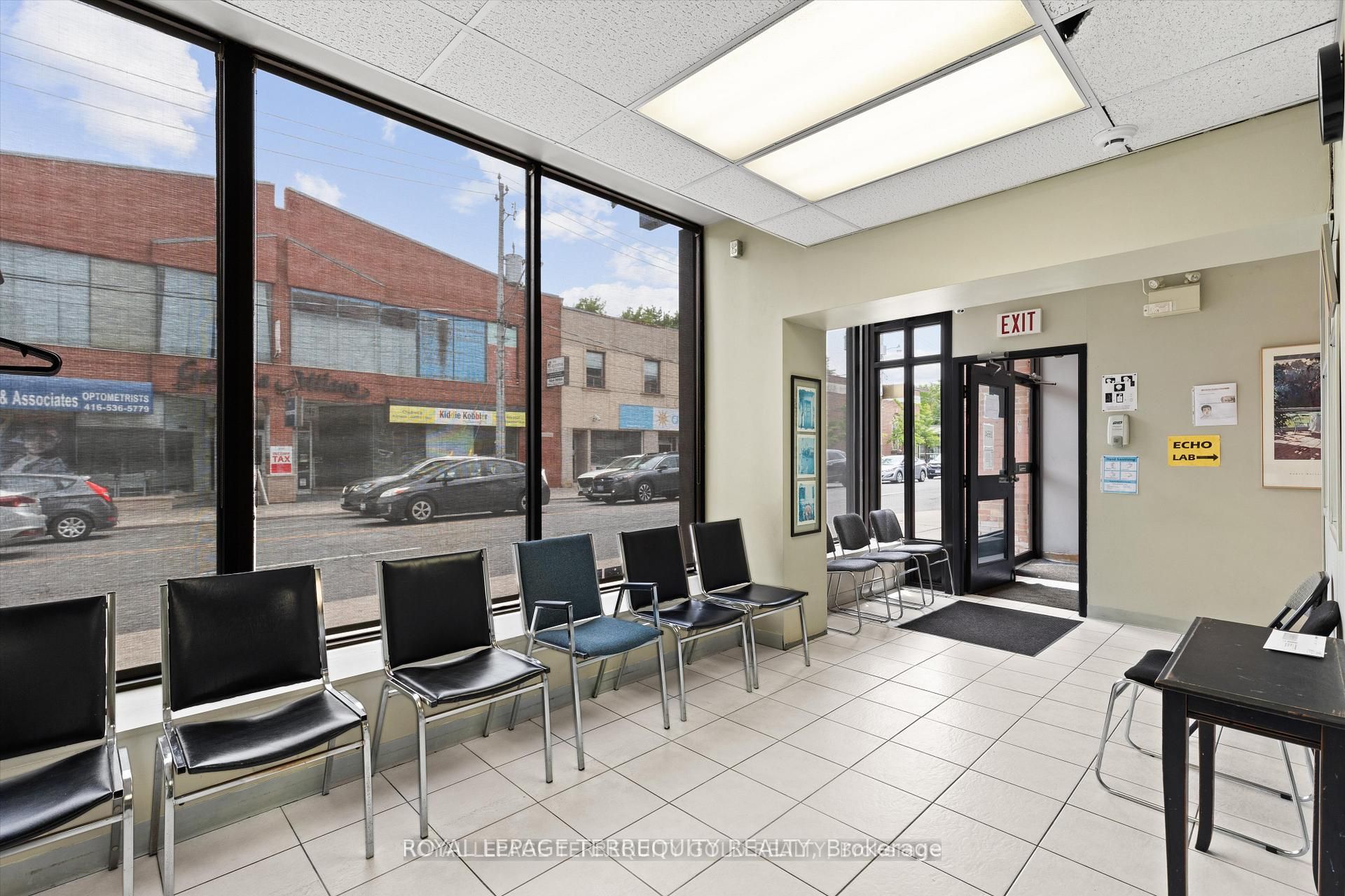Additional image 5 of Grd Floor-1662 & 1664 Dufferin Street, Toronto, ON, M6H 3M1