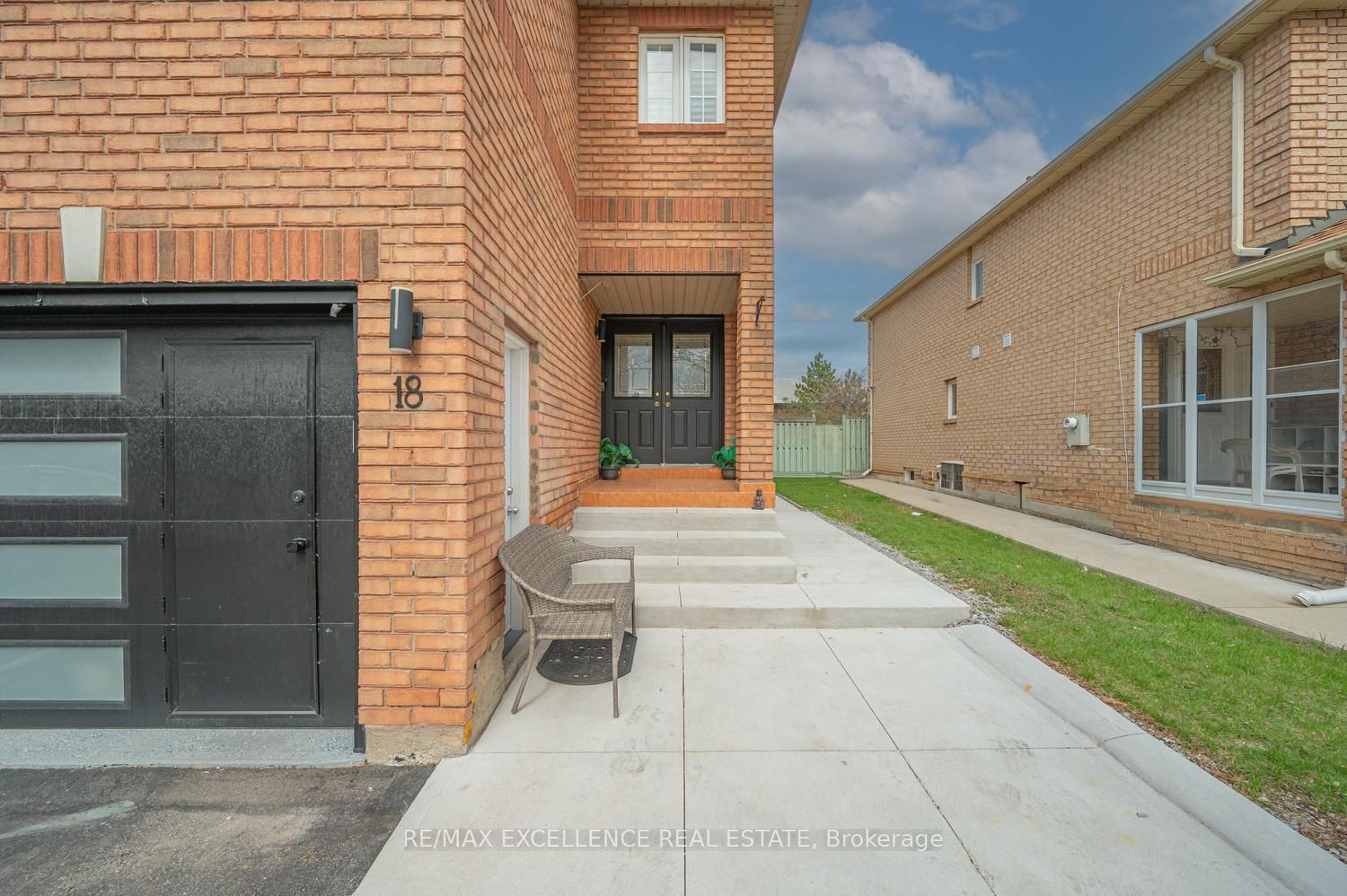 Additional image 3 of 18 Manett Crescent, Brampton, ON, L6X 4X4