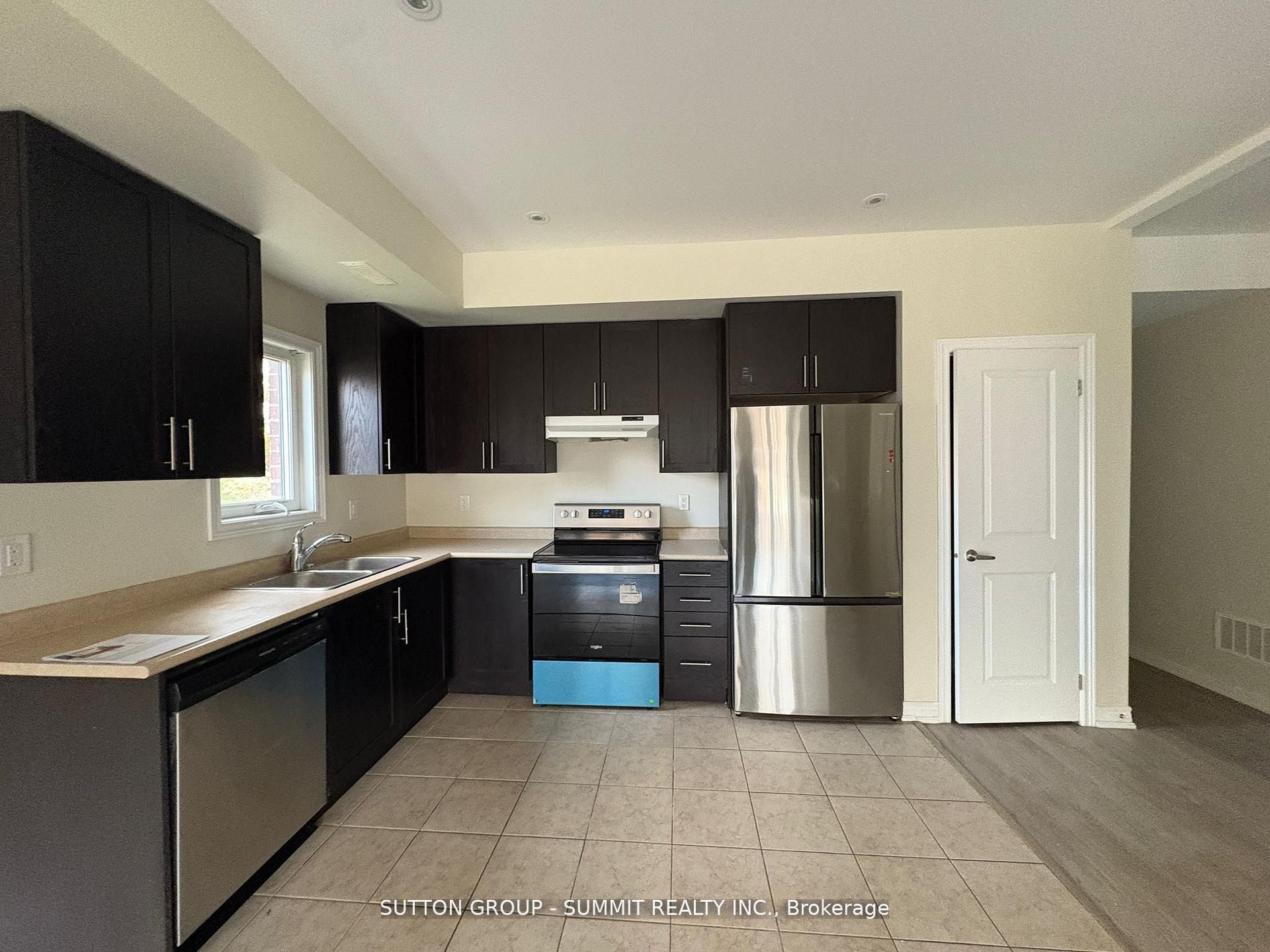 Additional image 2 of 3rd Floor-293 Olive Avenue, Oshawa, ON, L1H 2P5