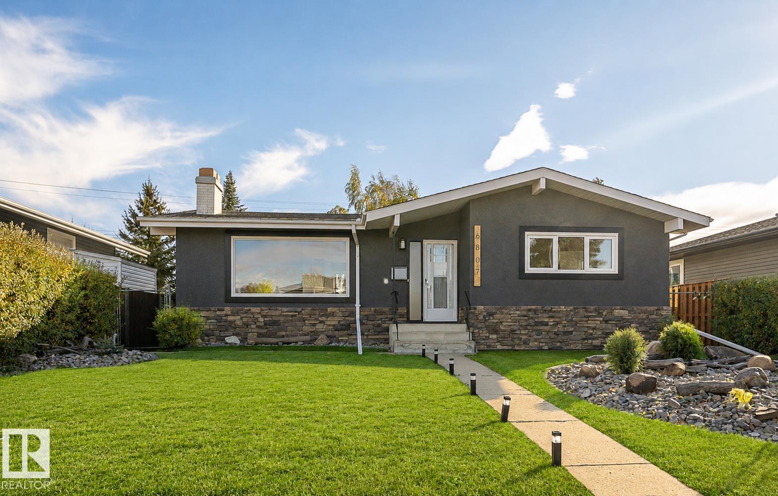 6807 98a Avenue NW, Edmonton, AB, T6A0B9