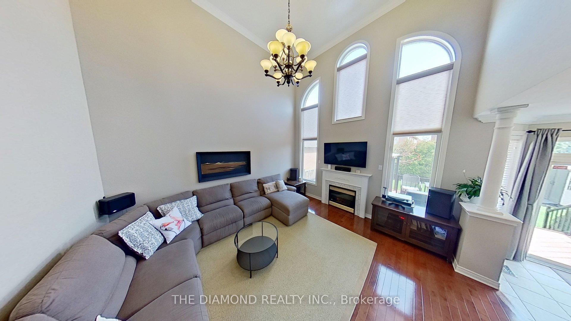 9 Amos Court, Markham, ON, L6E 2E9