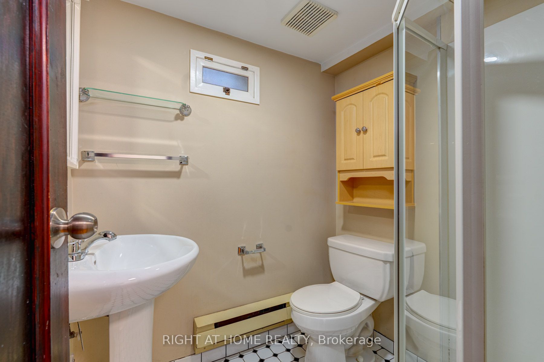 Additional image 6 of Lower-952 Coxwell Avenue, Toronto, ON, M4C 3G3