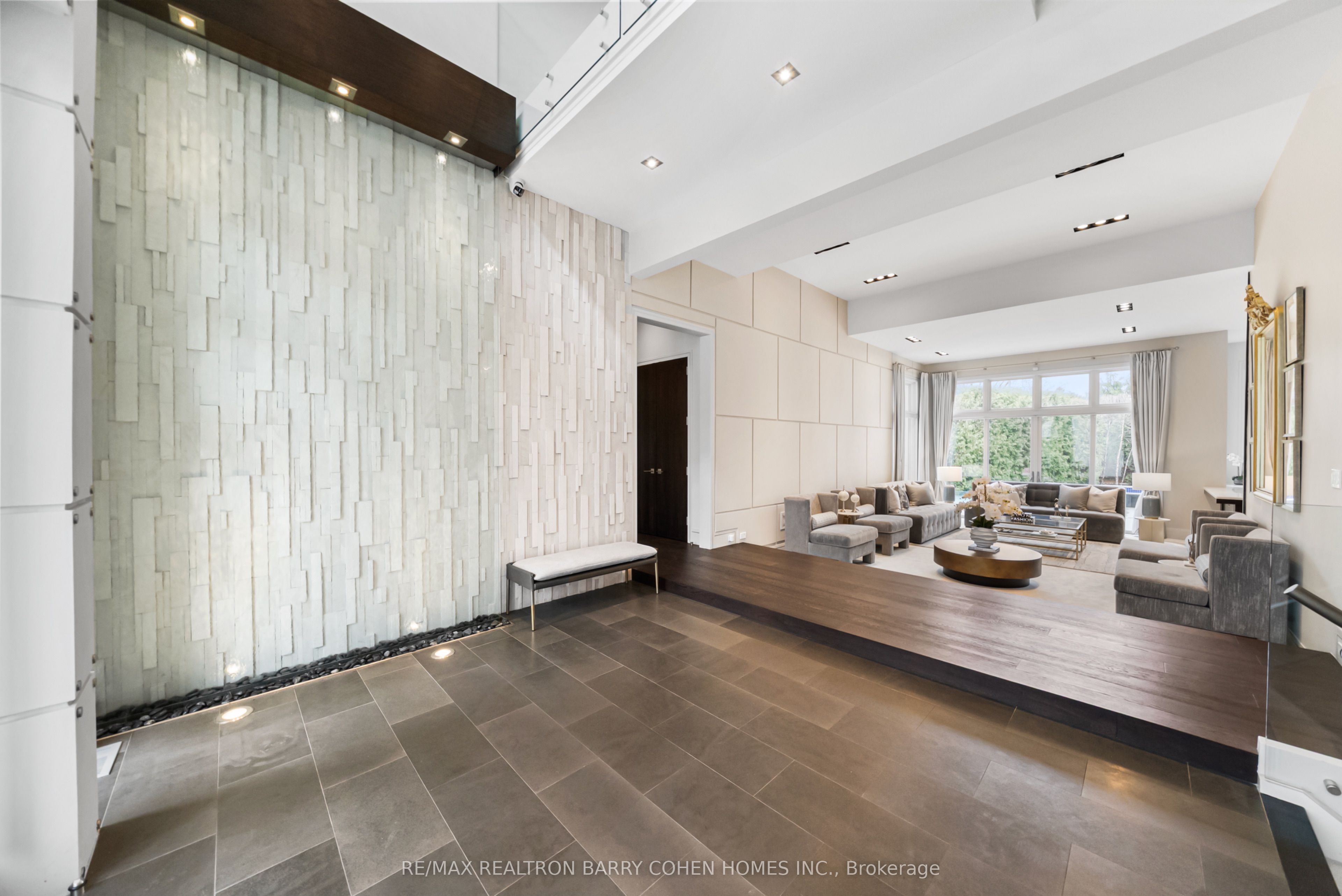 Additional image 3 of 19 Maryvale Crescent, Richmond Hill, ON, L4C 6P6