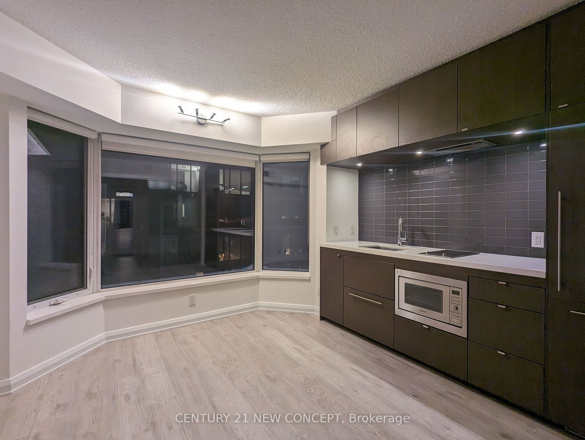 Additional image 5 of 711-155 Yorkville Avenue, Toronto, ON, M5R 1C4