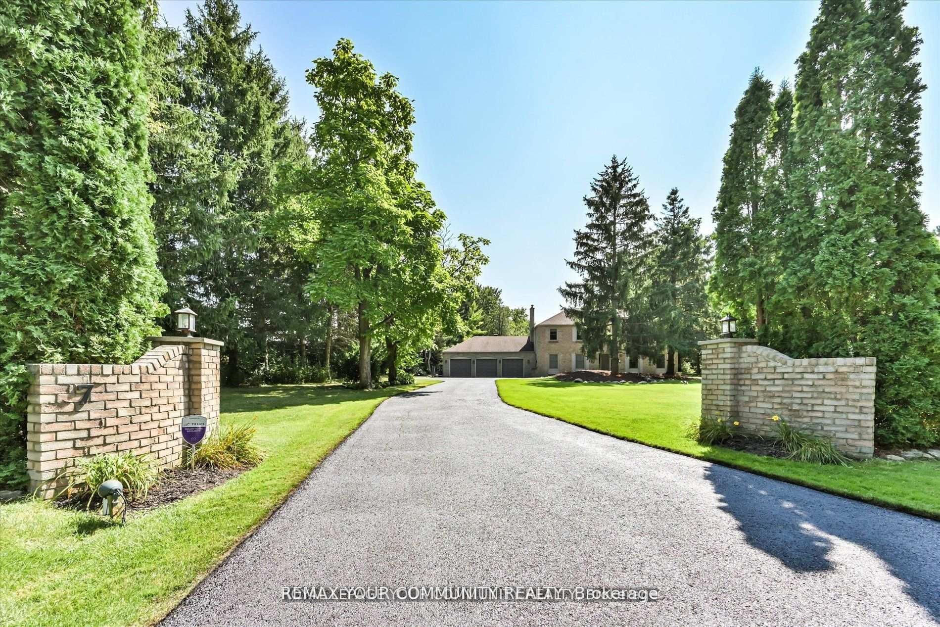 7 Skyview Lane, Aurora, ON, L4G 6W5