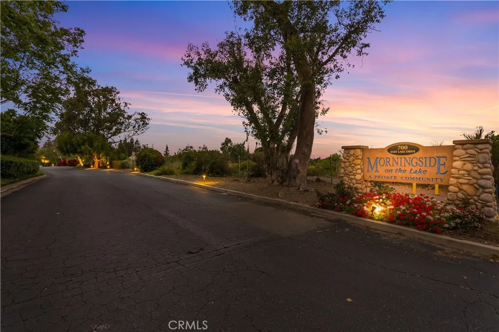 700 E Lake Drive Unit 27, Orange, CA 92866