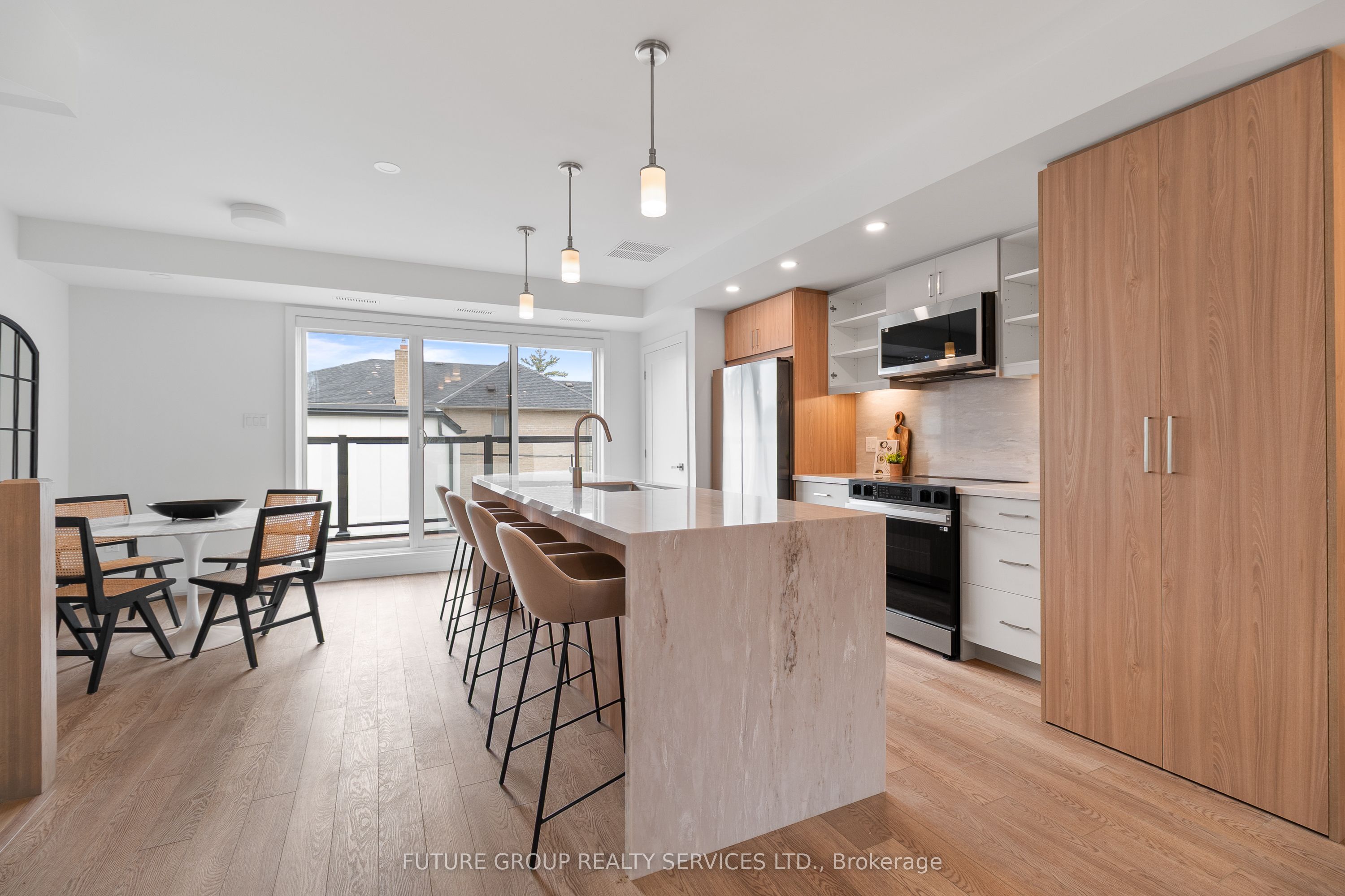 Additional image 4 of Unit 4-34 Poplar Avenue, Toronto, ON, M9B 3R4
