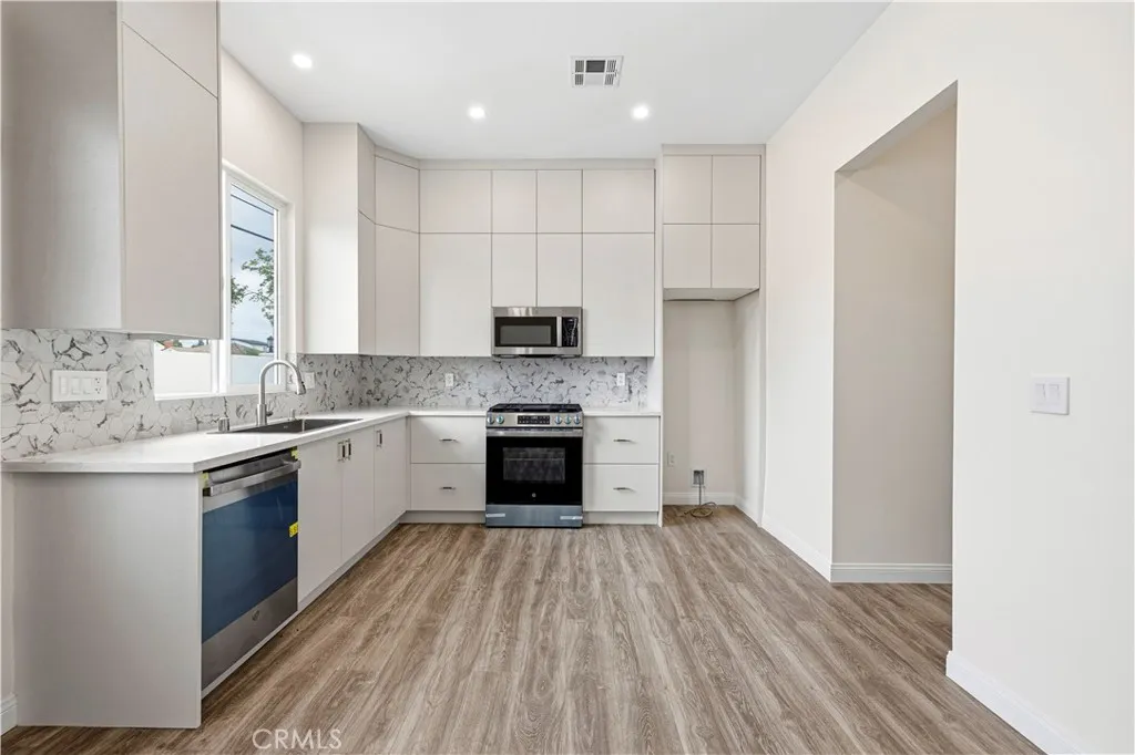 Additional image 65 of 8149 Saint Clair Ave, North Hollywood, CA 91605