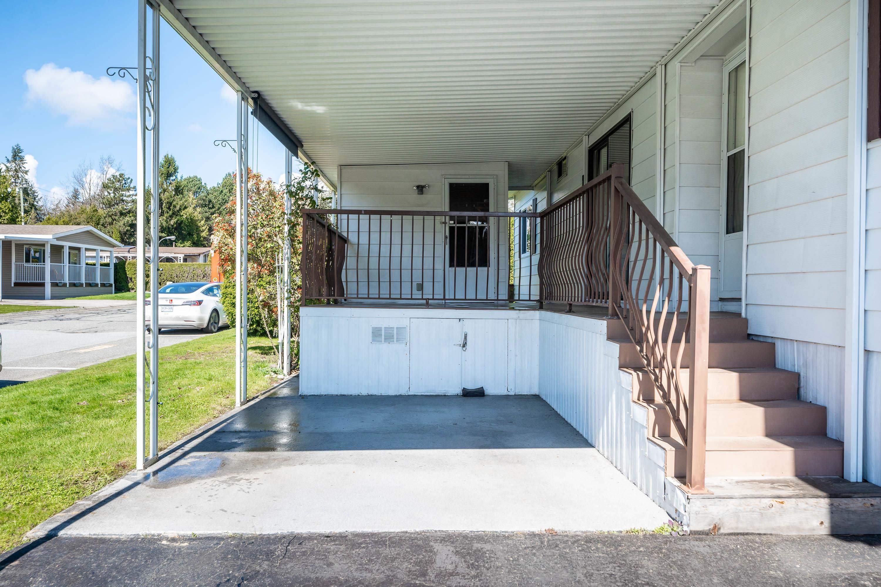 Additional image 3 of 35-2120 King George Boulevard, Surrey, BC, V4A 6Y8