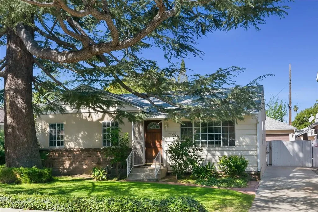 4425 Stern Ave, Sherman Oaks, CA 91423 photo 3