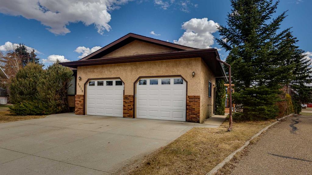 Additional image 2 of 5019 60 Street Close, Lacombe, AB, T4L 1M3