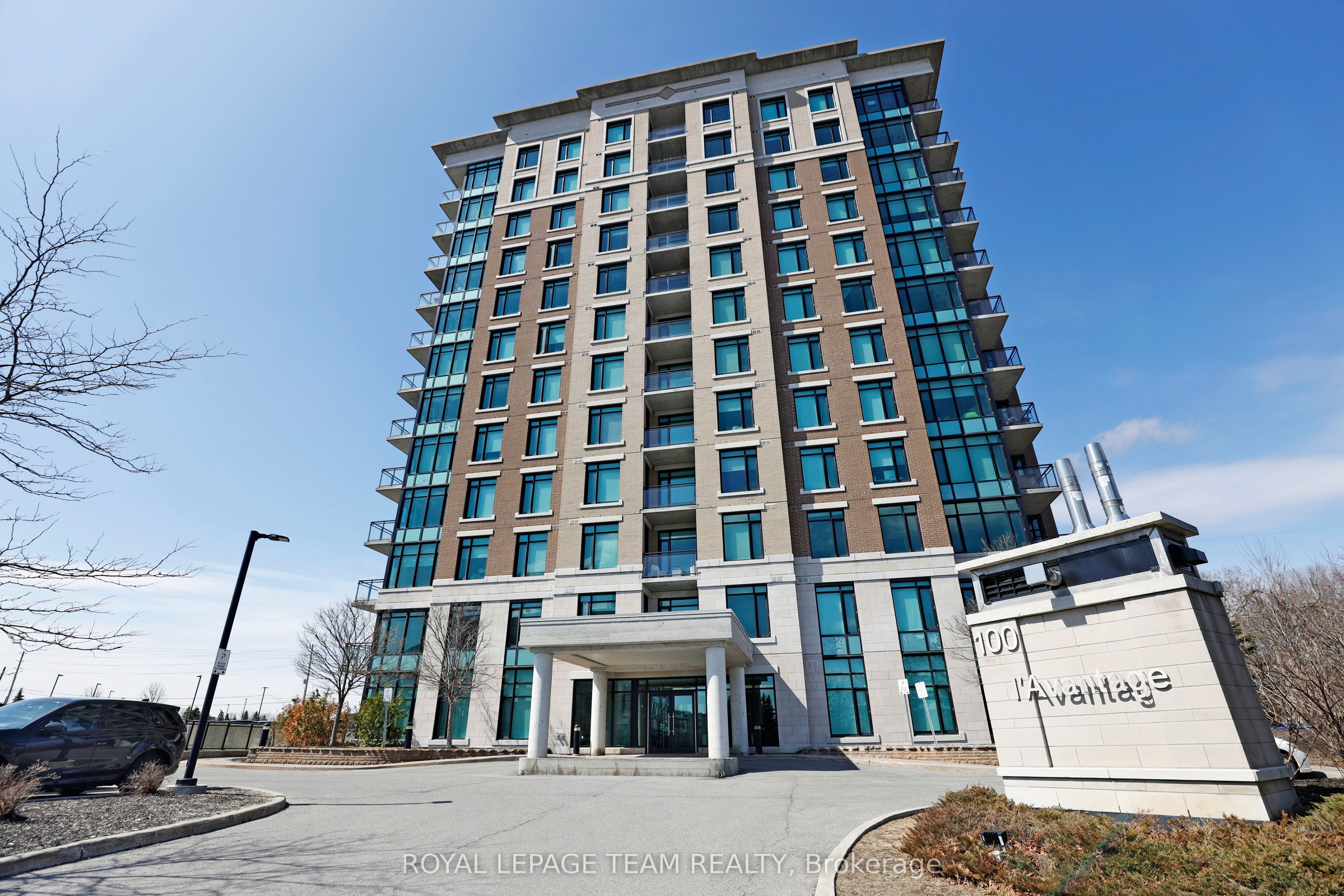202-100 Roger Guindon Avenue, Ottawa, ON, K1G 3Z7