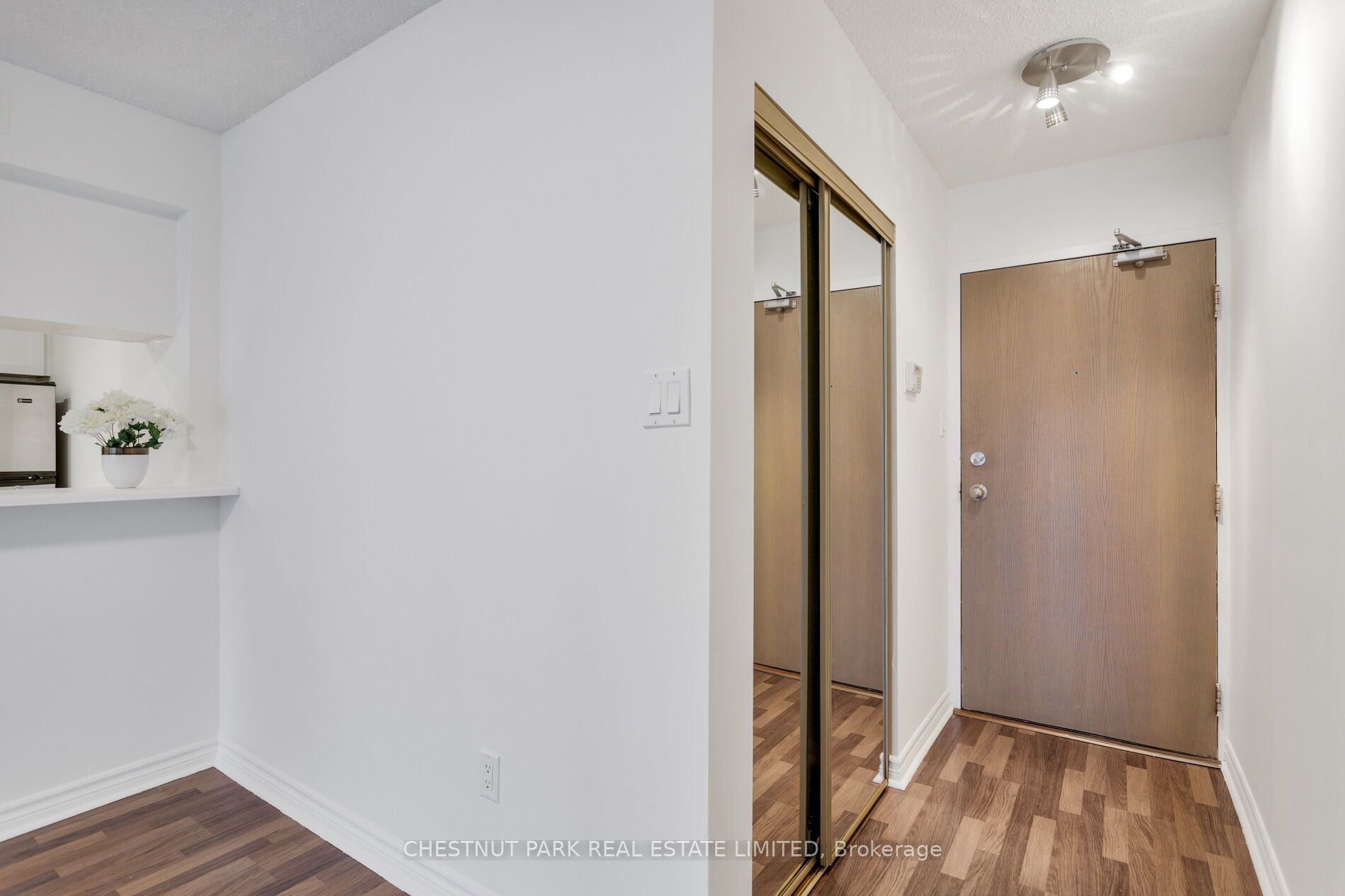 Additional image 4 of 1408-1001 Bay Street, Toronto, ON, M5S 3A6