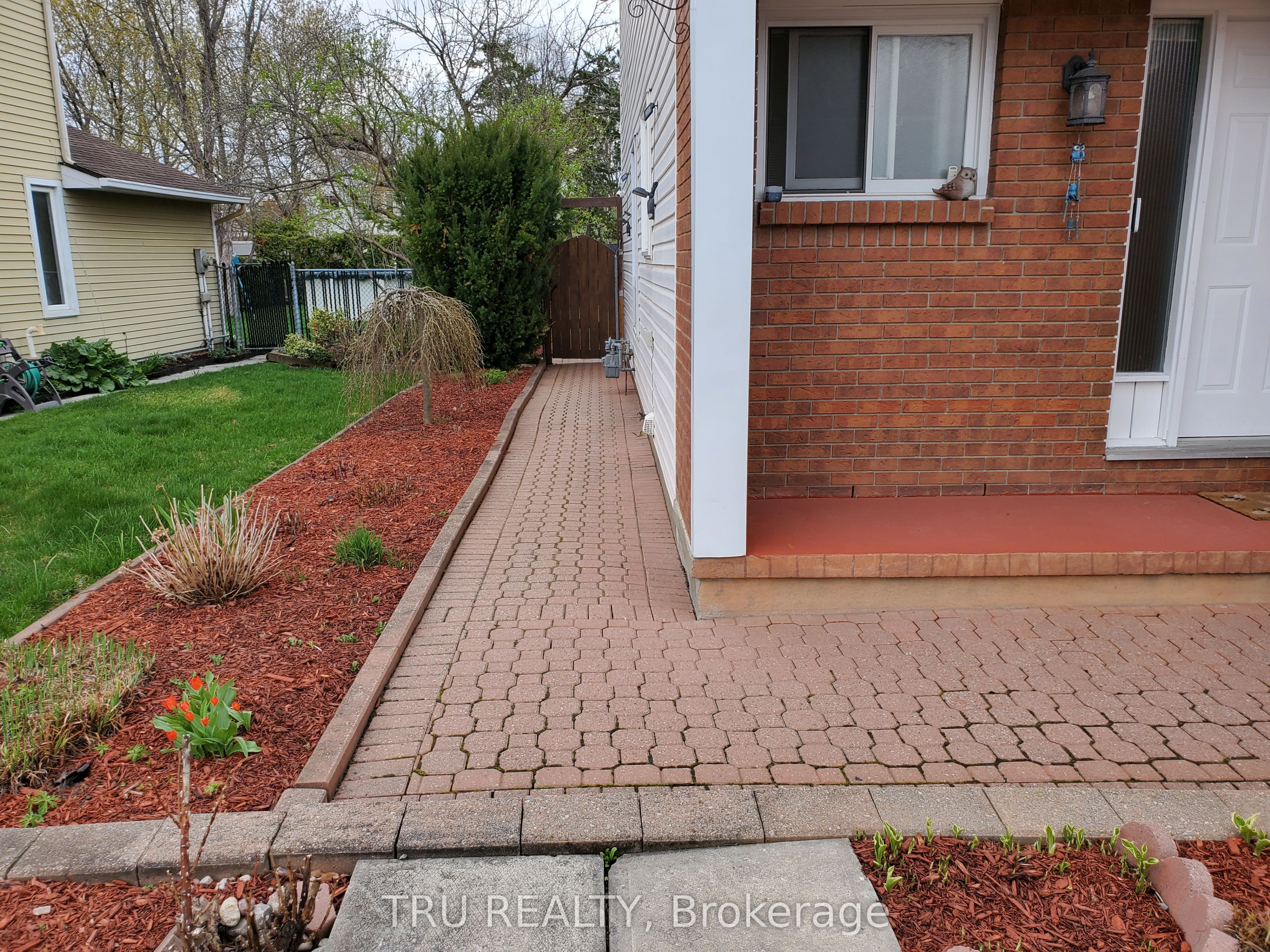 Additional image 2 of 1078 St Emmanuel Terrace, Ottawa, ON, K1C 2J7