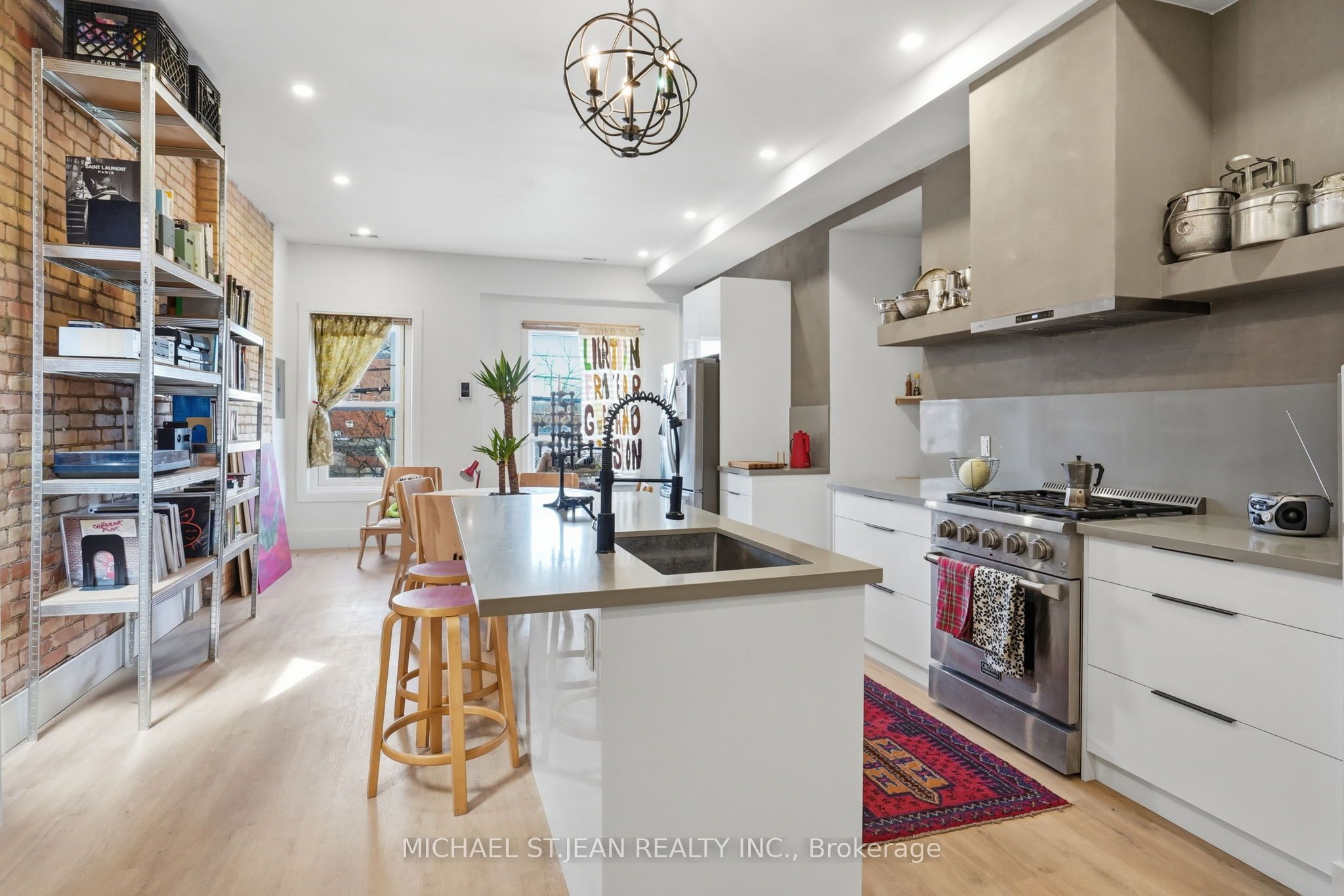 Upper-472 Barton Street E, Hamilton, ON, L8L 2Y8