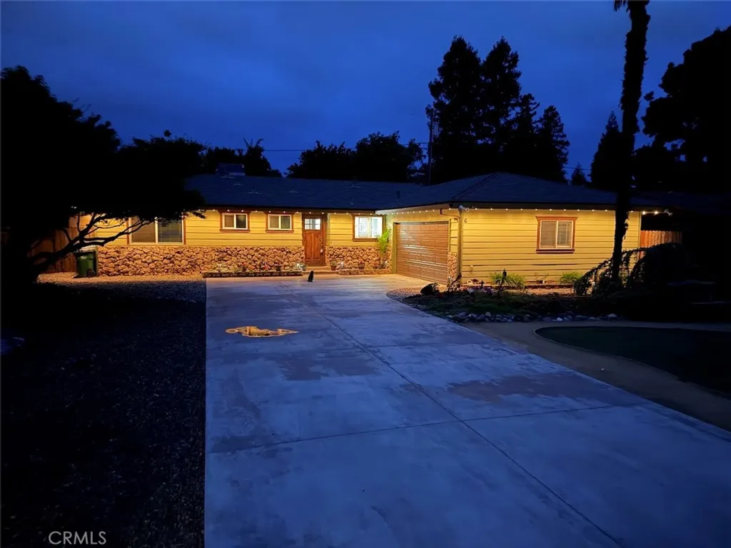 6 Mayfair Dr, Chico, CA 95973