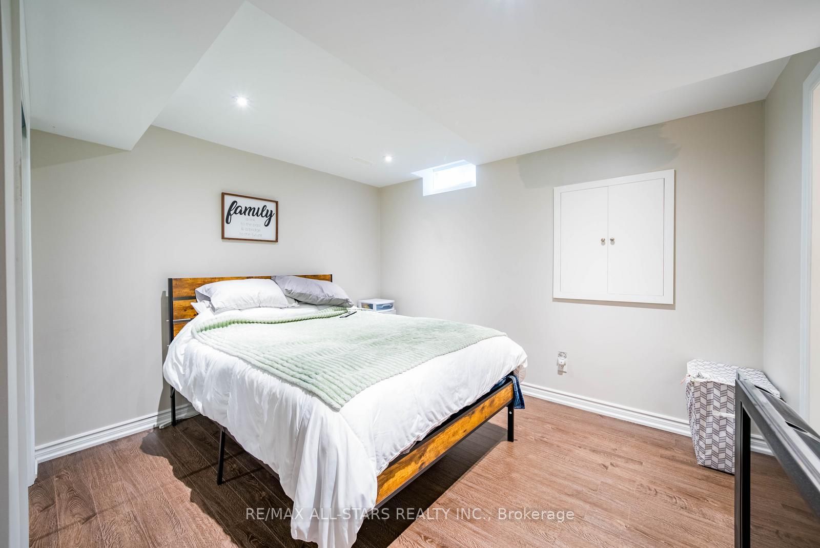 Additional image 2 of 129 Win Timbers Bsmt Crescent, Whitchurch-stouffville, ON, L4A 0Z1