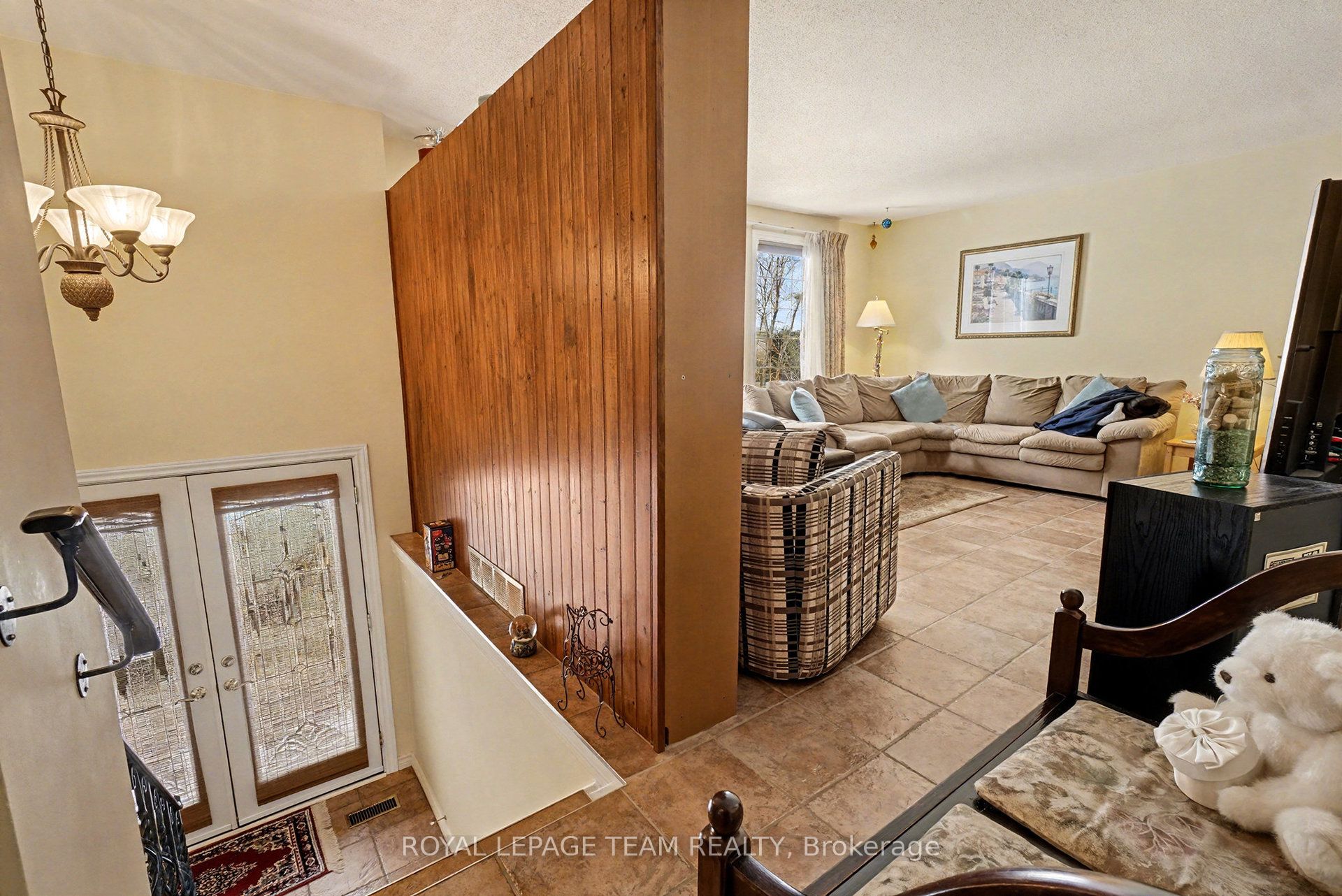 Additional image 3 of 30 Juniper Court, Ottawa, ON, K2E 5M6