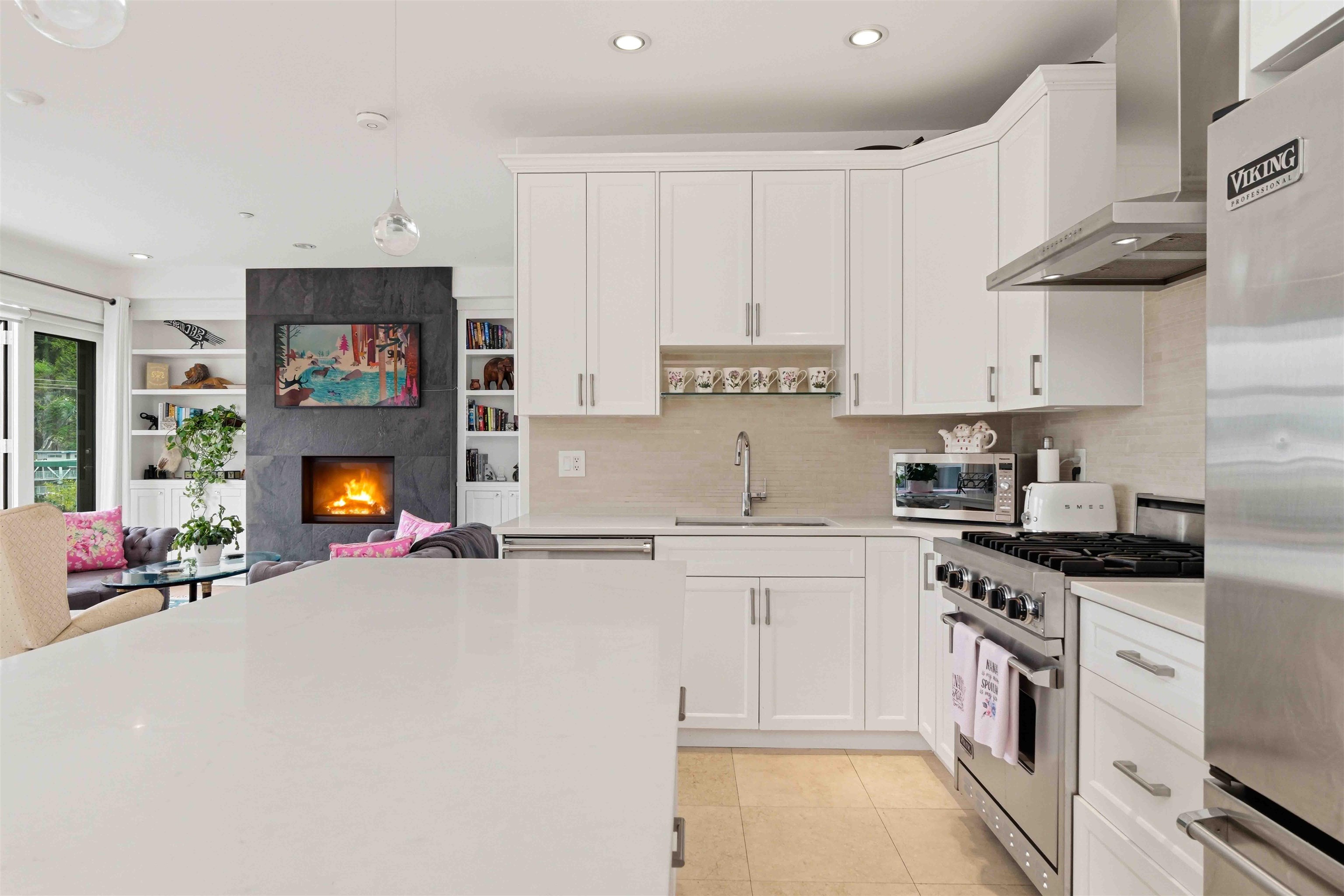 Additional image 3 of PH 1-6688 Royal Avenue, West Vancouver, BC, V7W 2B9