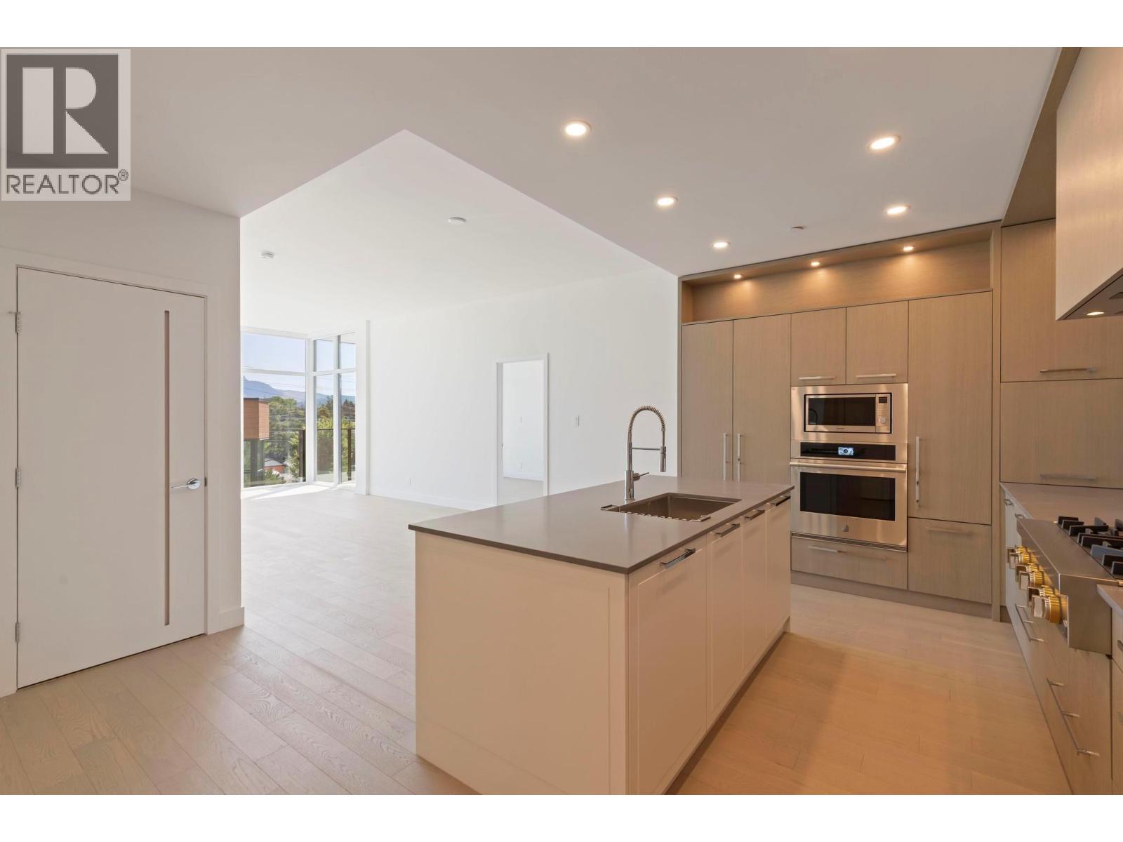 Additional image 3 of 303-3409 Lakeshore Road, Kelowna, BC, V1W0G6