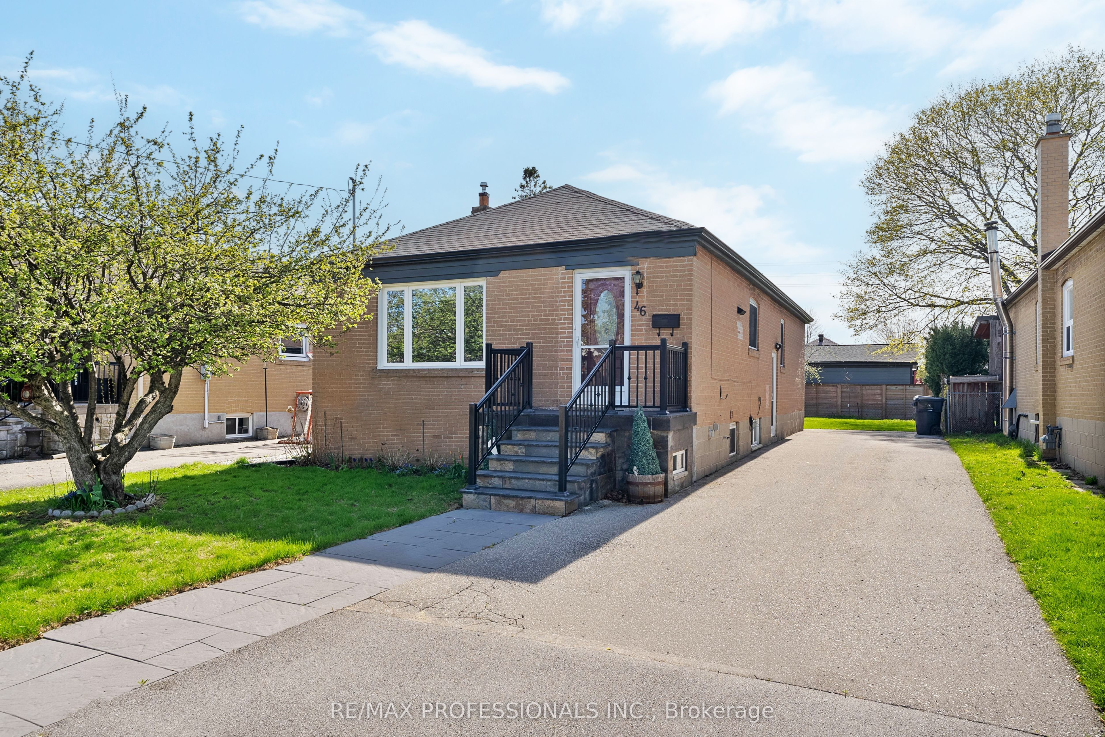 Additional image 2 of 46 Stock Avenue, Toronto, ON, M8Z 5C6