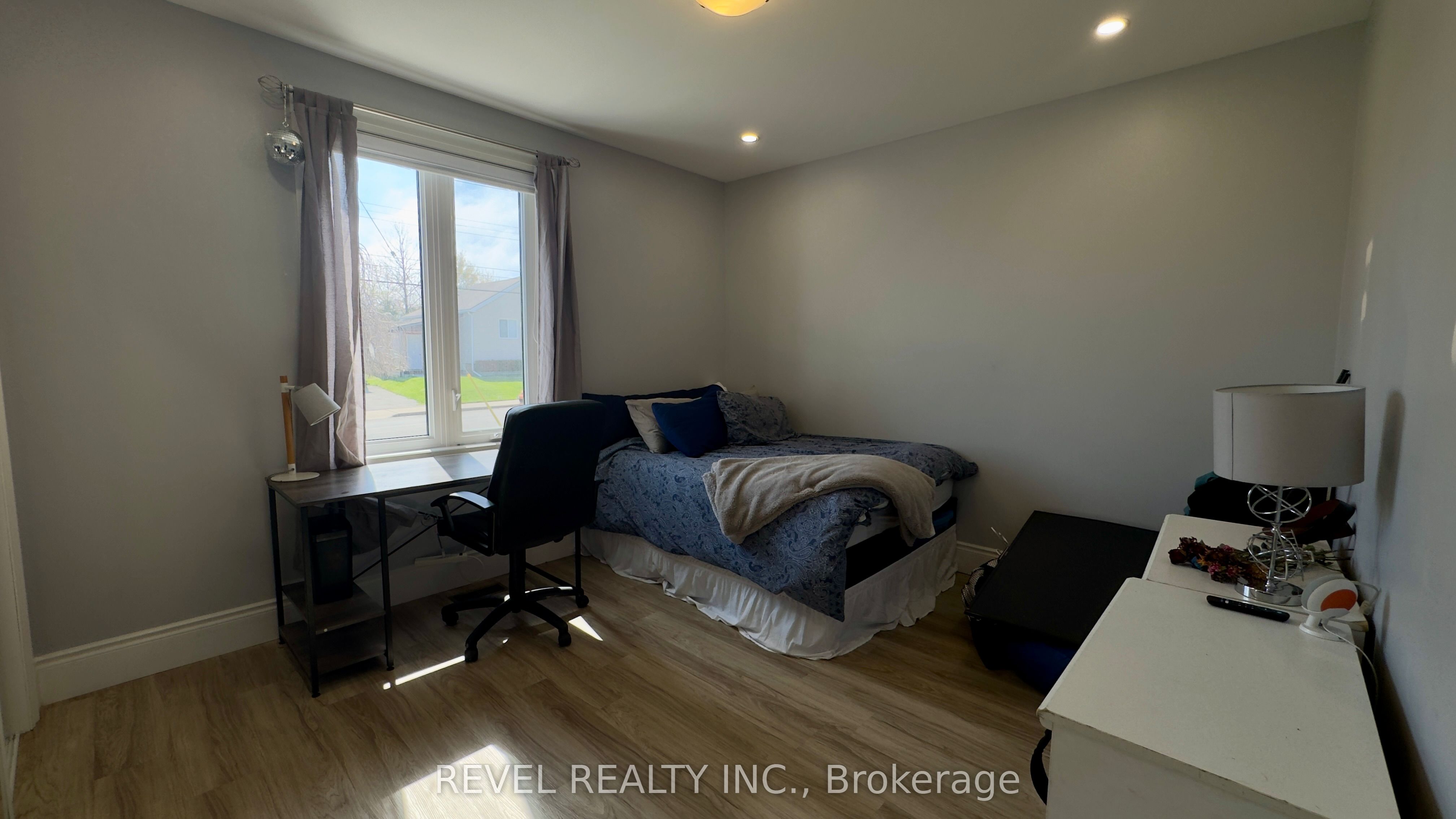 Additional image 5 of Front Room-520 Cochrane Road, Hamilton, ON, L8K 3H5