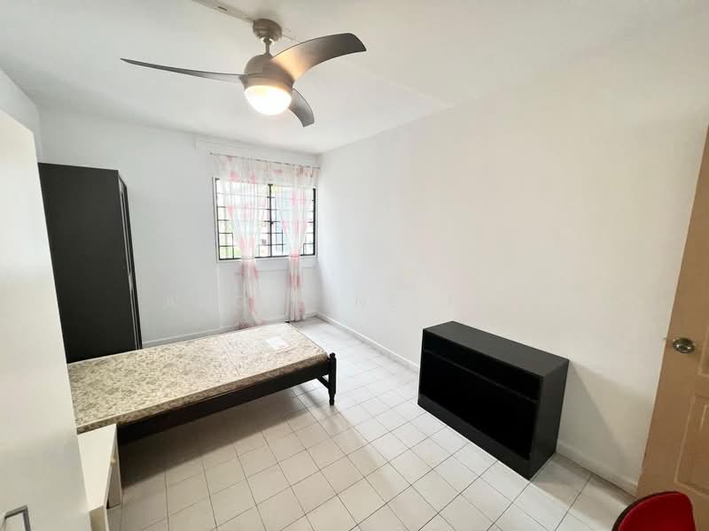 450 Tampines Street 42