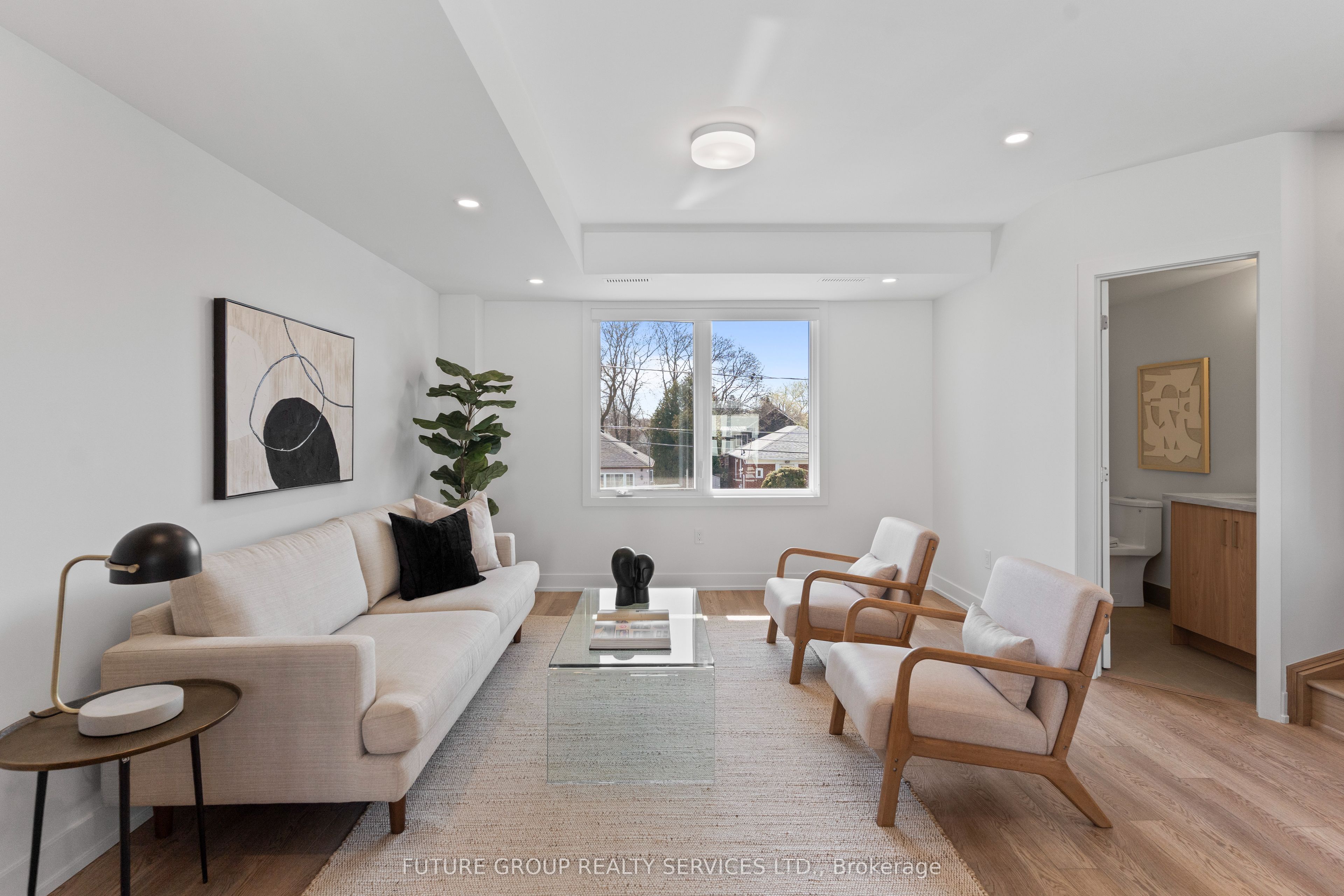 Additional image 4 of Unit 4-15 Acorn Avenue, Toronto, ON, M9B 3P7