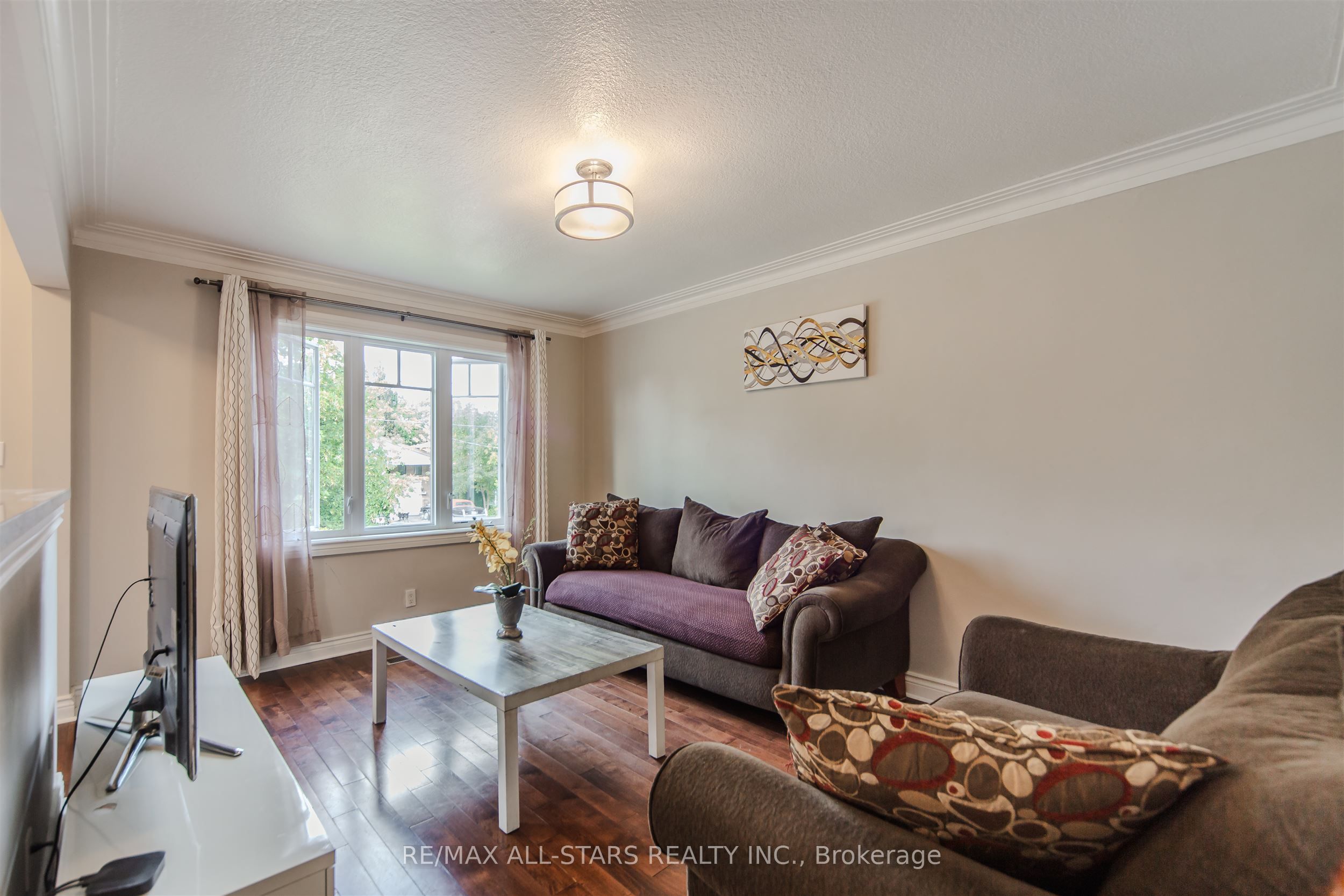 27 Martindale Road, Toronto, ON, M1M 2B8 photo 5