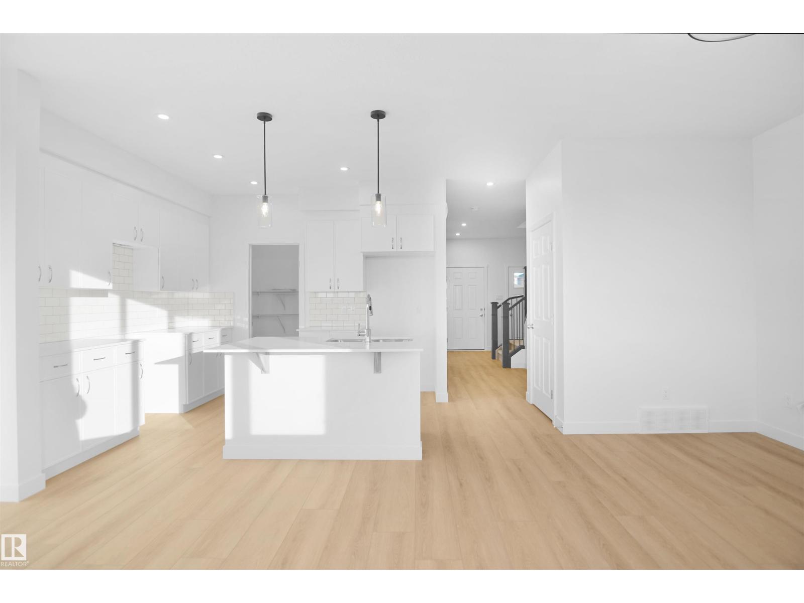 Additional image 5 of 1932 210 Street NW, Edmonton, AB, T6M1P7