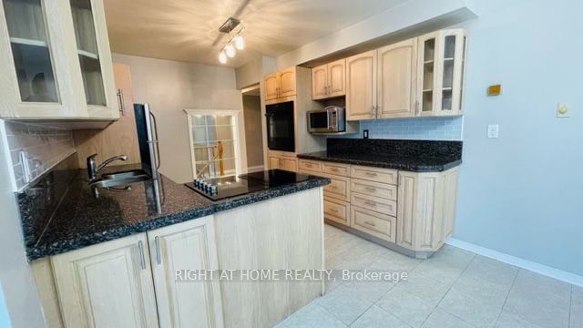 Additional image 6 of 35 Davies Crescent, Whitby, ON, L1N 8X4