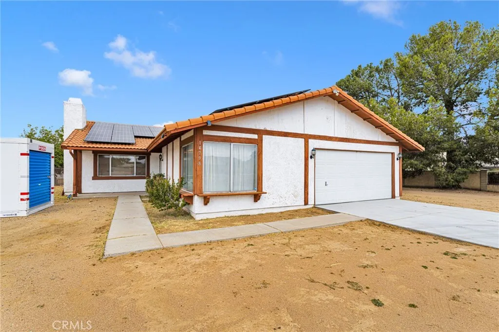14798 Dos Palmas Road, Victorville, CA 92392
