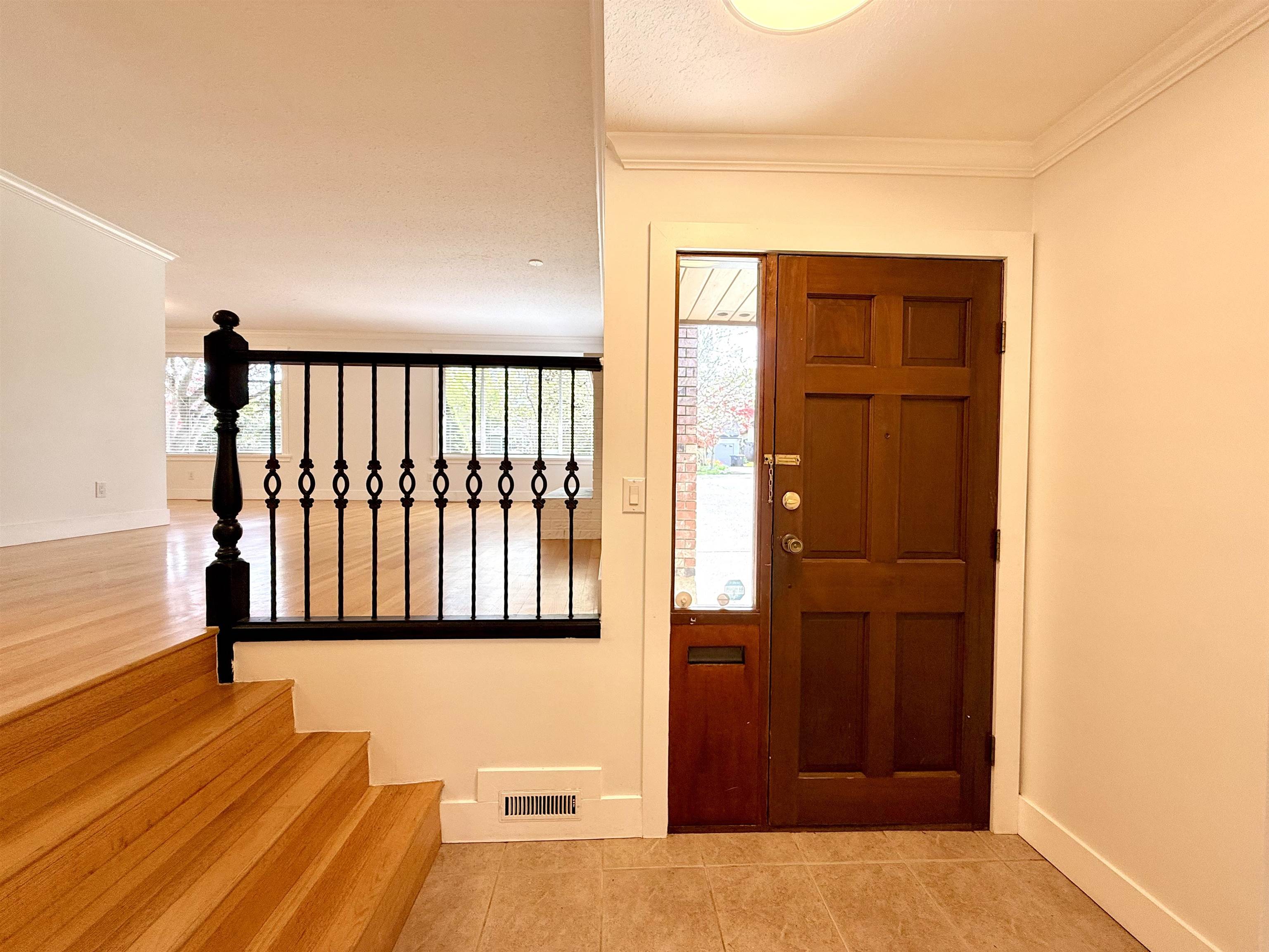 Additional image 3 of 15457 Poplar Drive, Surrey, BC, V4A 5J7
