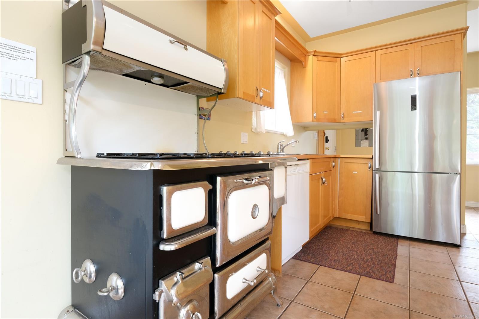 Additional image 3 of 2420 Campbell River Road, Campbell River, BC, V9W 4N7