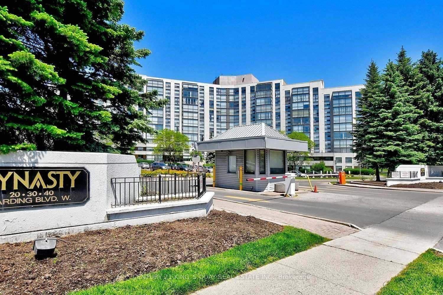 401-30 Harding Boulevard W, Richmond Hill, ON, L4C 9M3