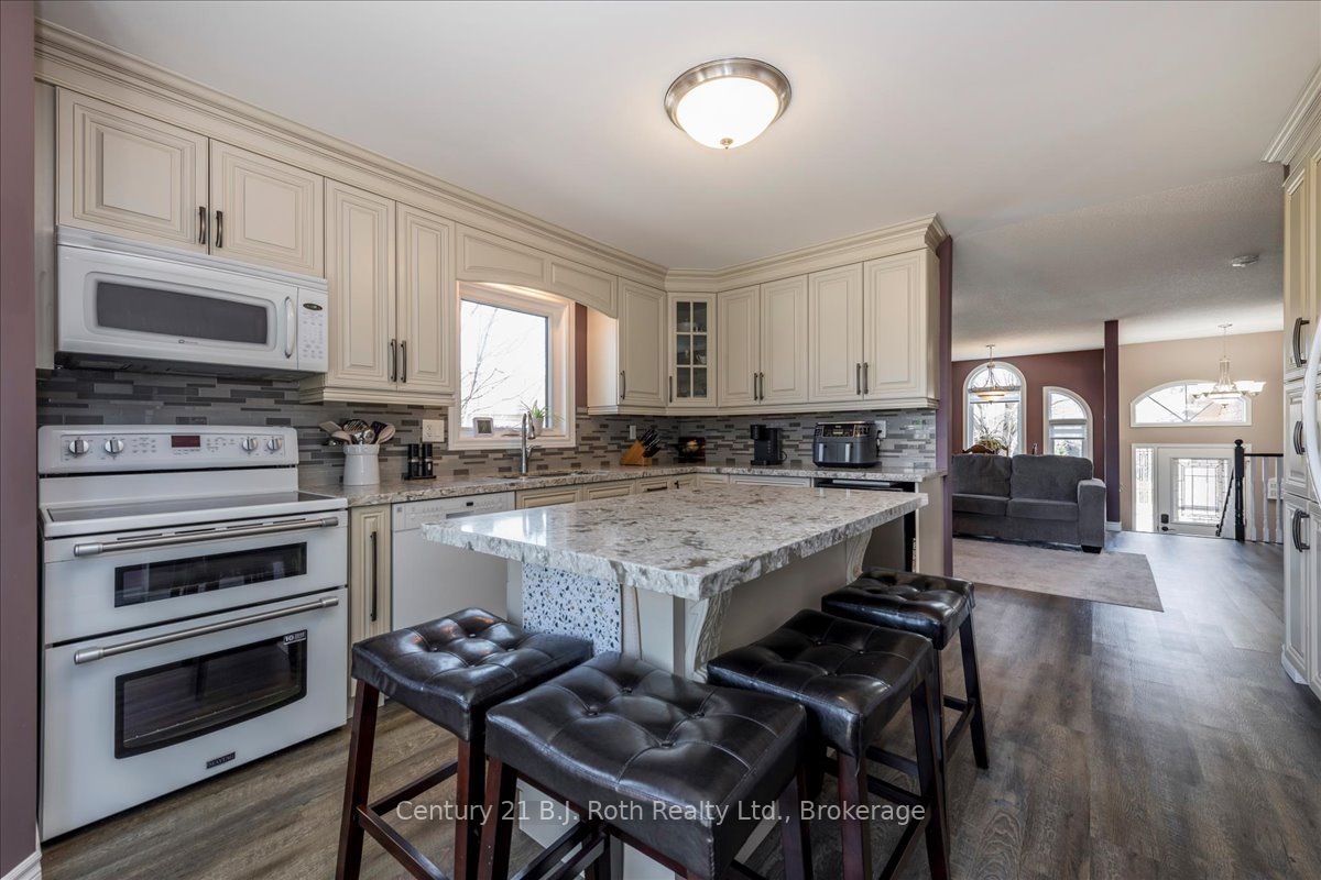 Additional image 2 of 116 Dyer Drive, Wasaga Beach, ON, L9Z 1E5