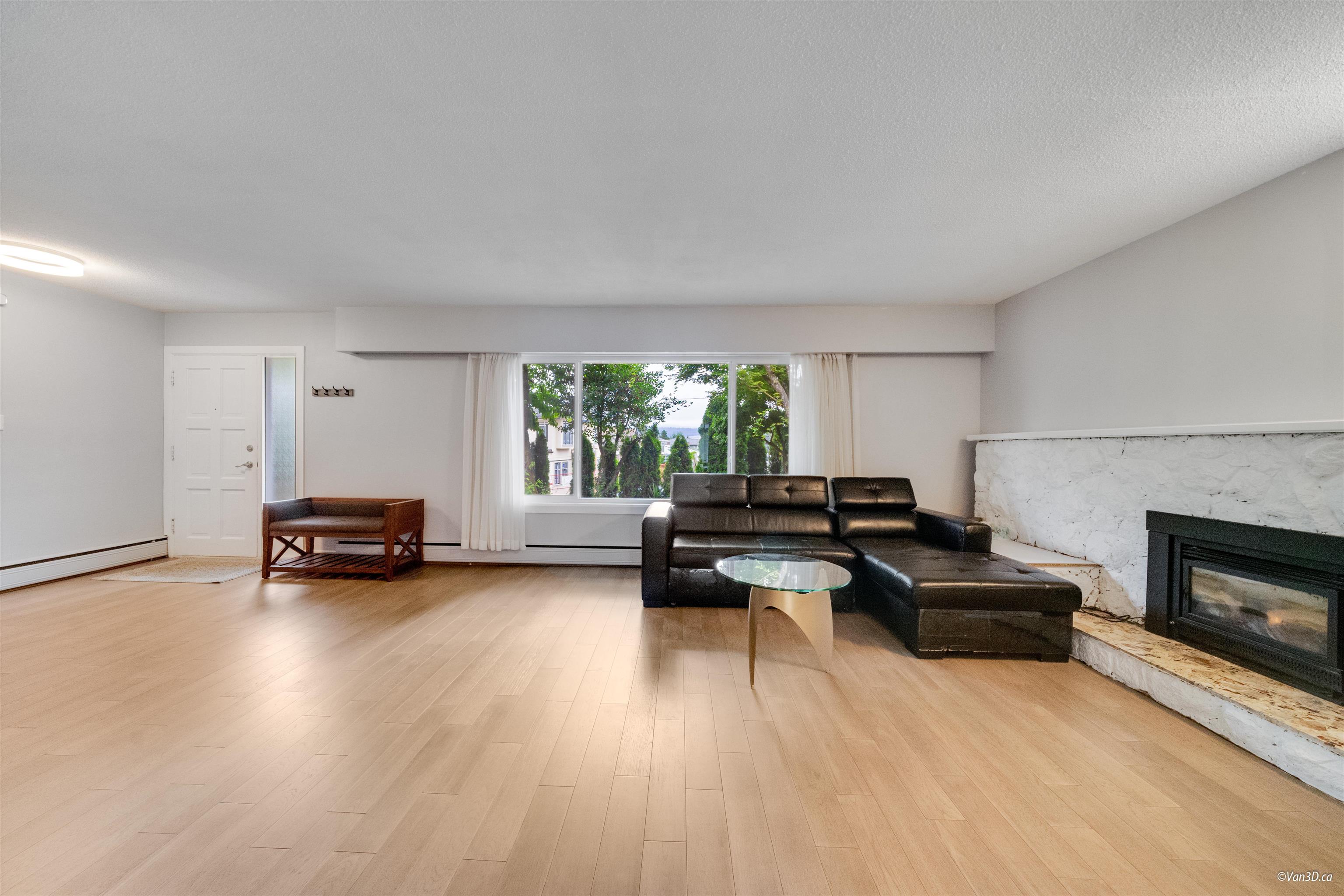 Additional image 3 of 4366 Gilpin Crescent, Burnaby, BC, V5G 2K4