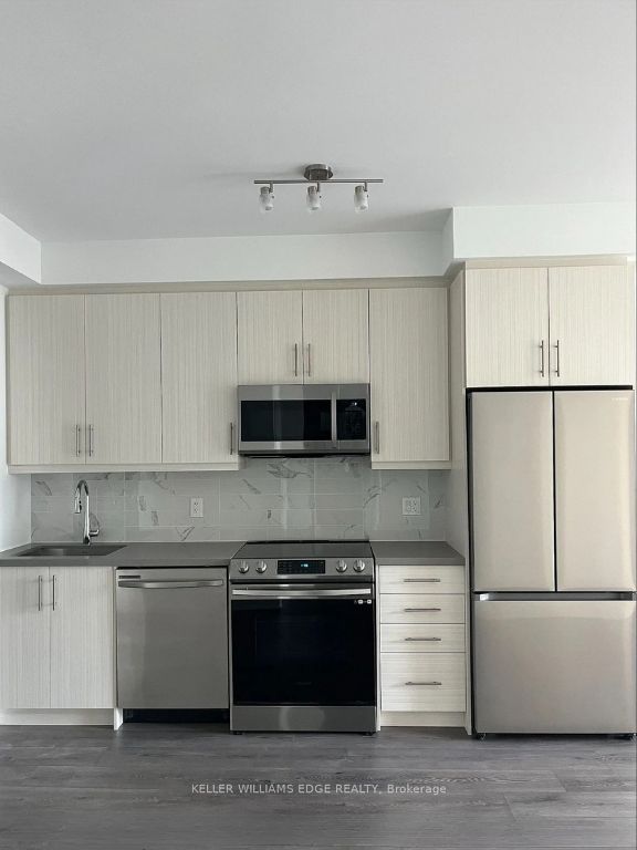 Additional image 2 of 706-95 Oneida Crescent, Richmond Hill, ON, L4B 0B1