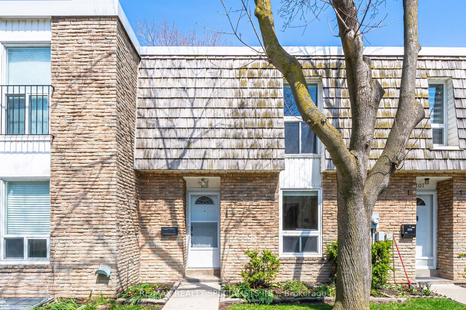 106-701 Burnhamthorpe Road, Toronto, ON, M9C 2Z6