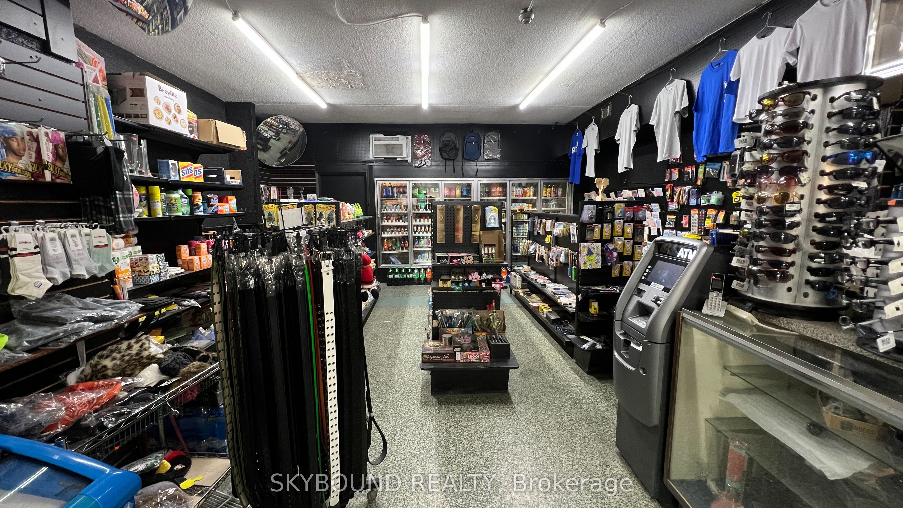 Additional image 2 of Unit 11-2111 Jane Street, Toronto, ON, M3M 1A2
