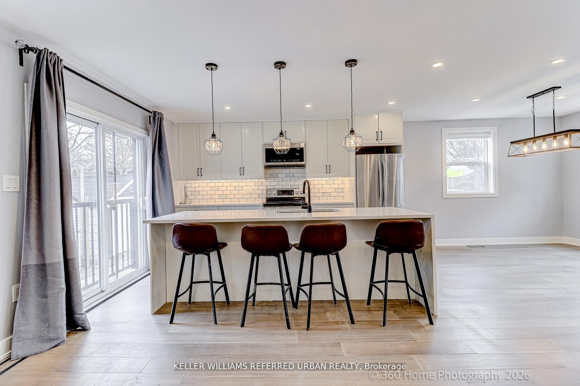 Additional image 4 of 1-84 Foch Avenue, Toronto, ON, M8W 3X6