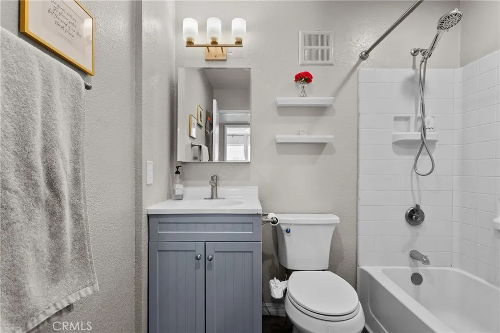 Additional image 26 of 21200 Trumpet Dr Unit 205, Newhall, CA 91321