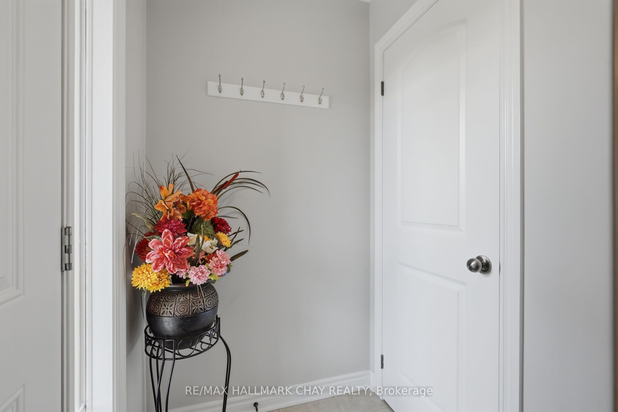 Additional image 4 of 215 Banting Crescent, Essa, ON, L3W 0P8