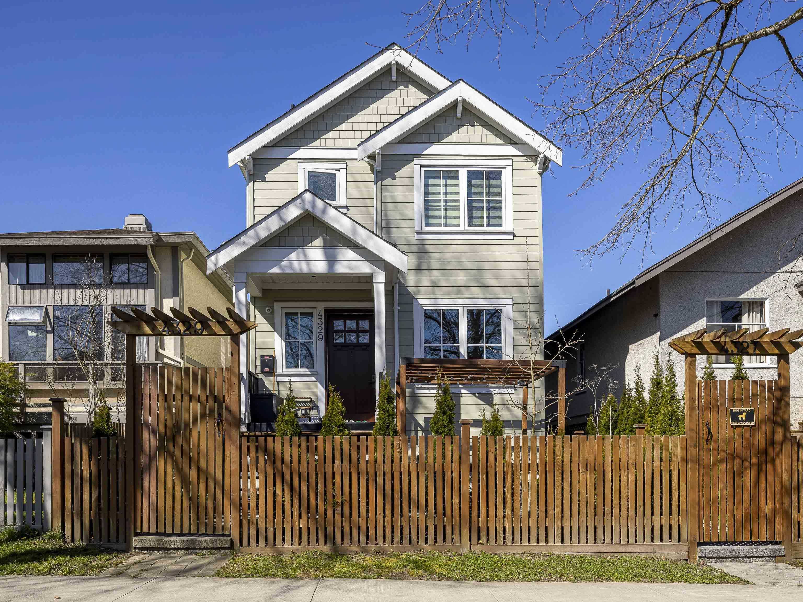 4327 Perry Street, Vancouver, BC, V5N 3X6