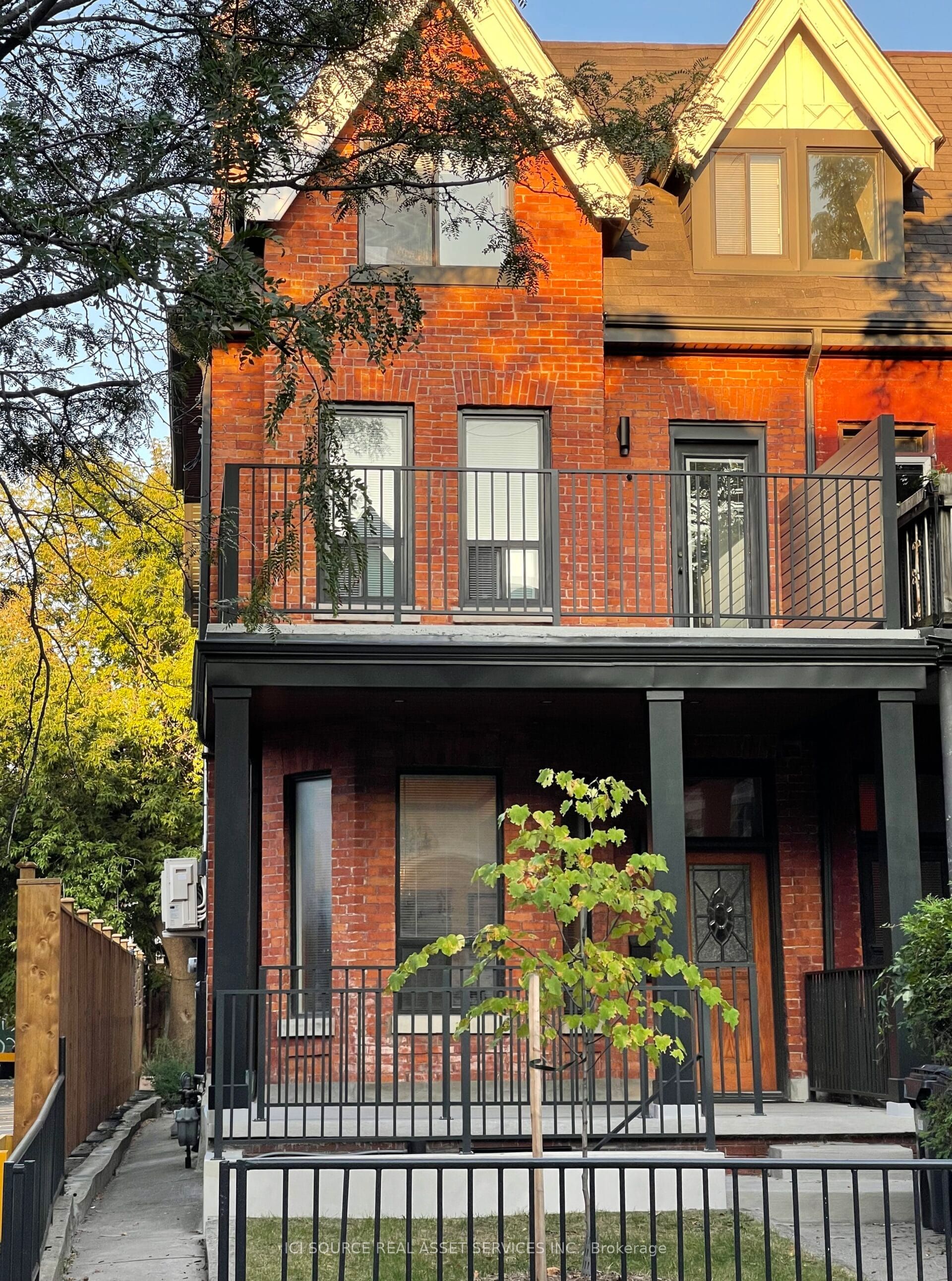 Lower-287 Palmerston Avenue, Toronto, ON, M6J 2J3